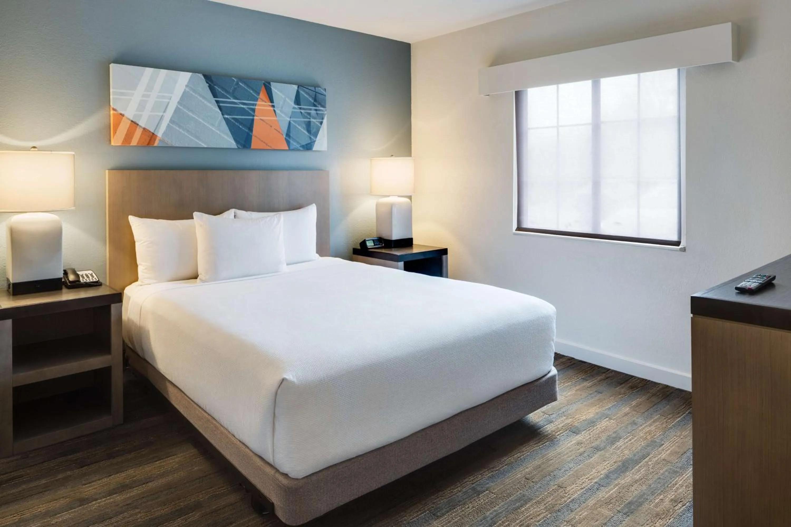 Bedroom, Bed in Hyatt House Boston Waltham