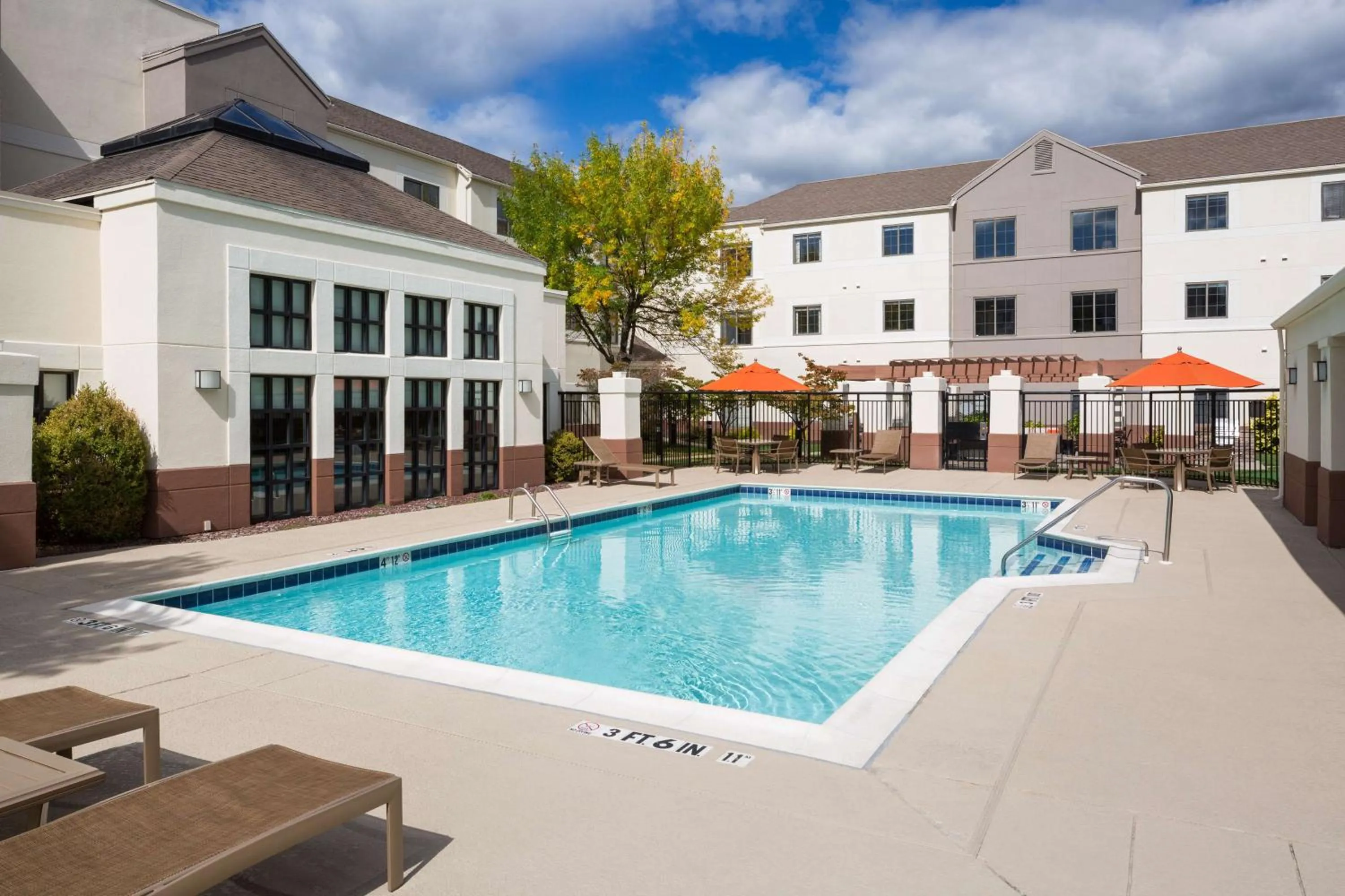 Swimming pool in Hyatt House Boston Waltham