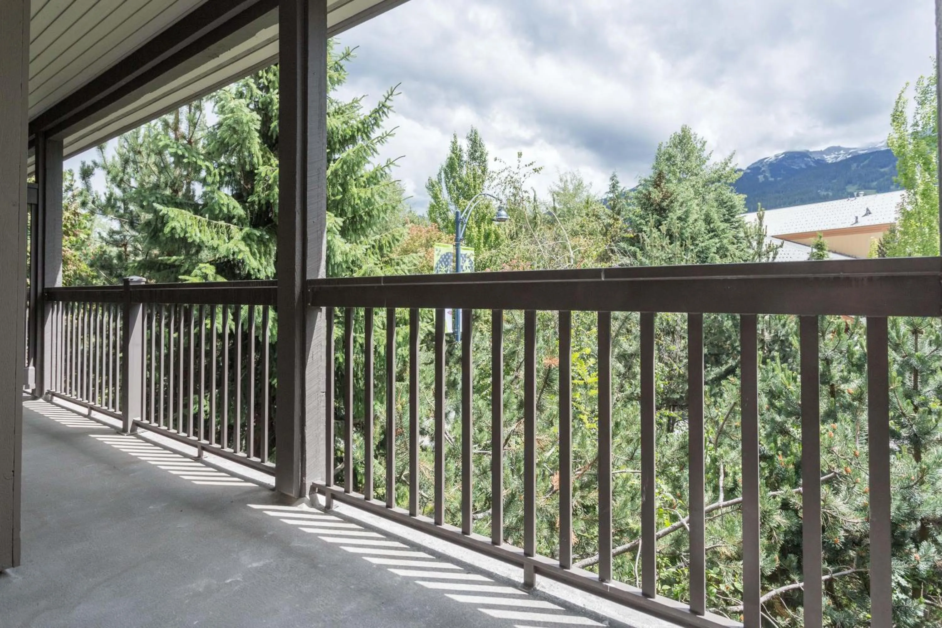 Bright and Clean, Walk Everywhere, Shared Pool and Hot Tub