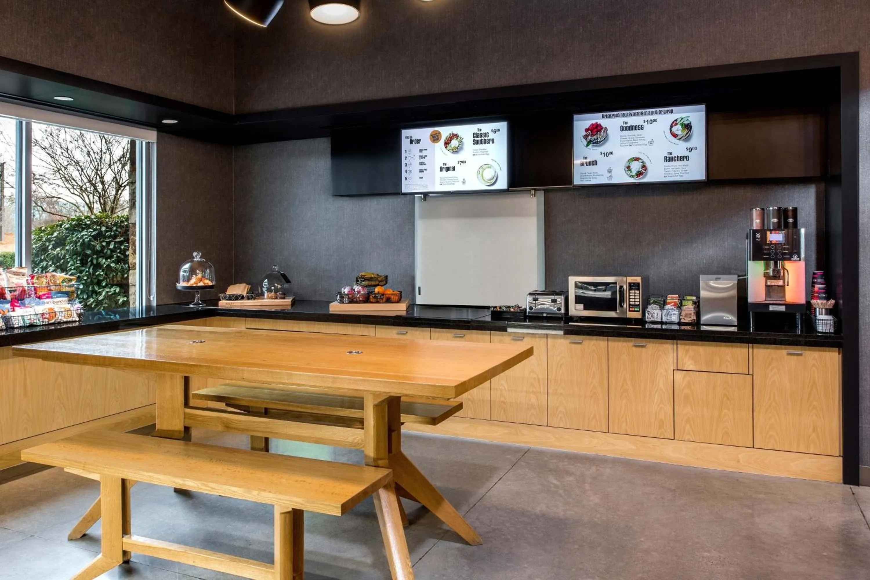 Breakfast in Aloft Charlotte Ballantyne