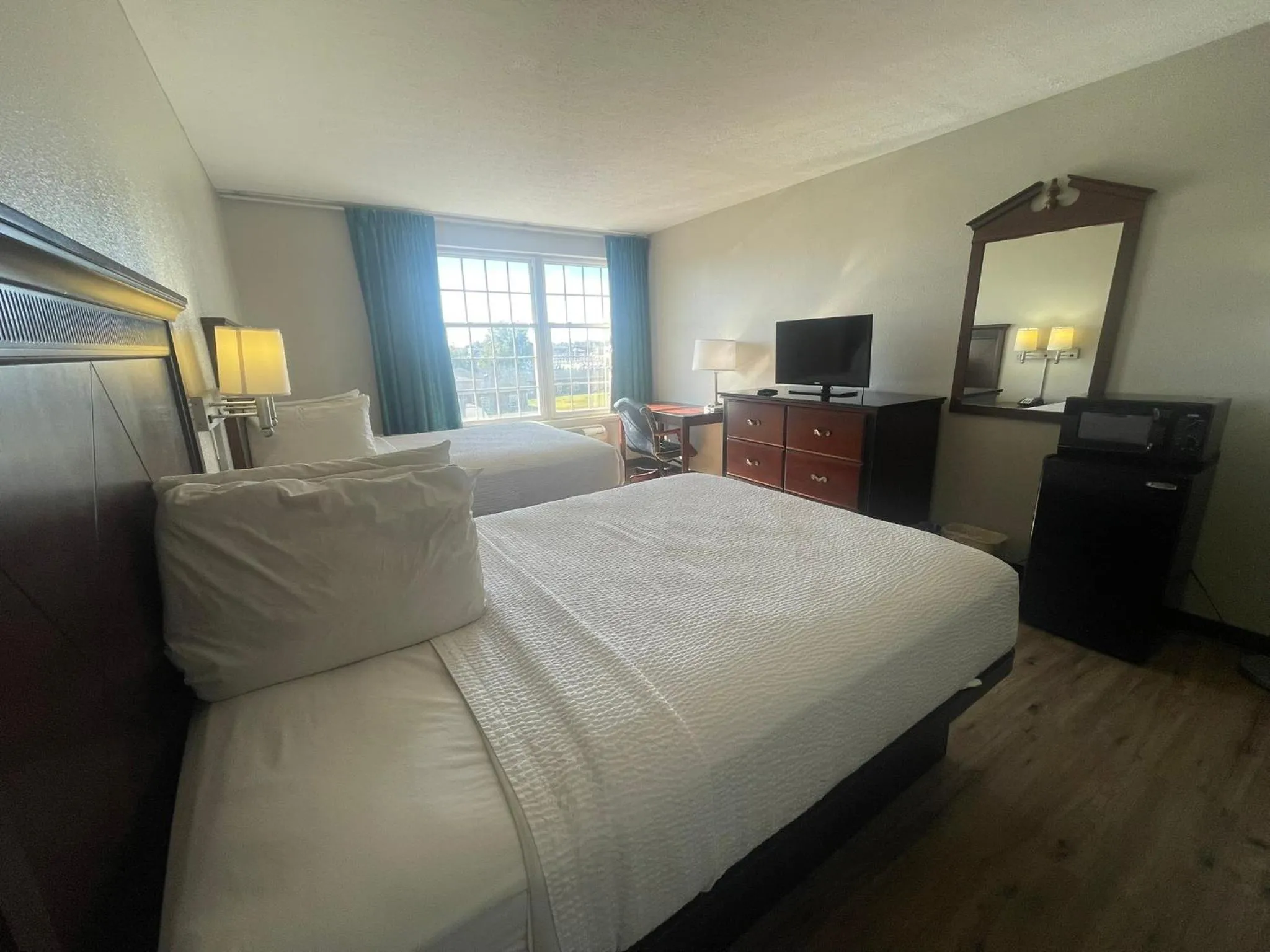 Bed in Days Inn by Wyndham Madisonville
