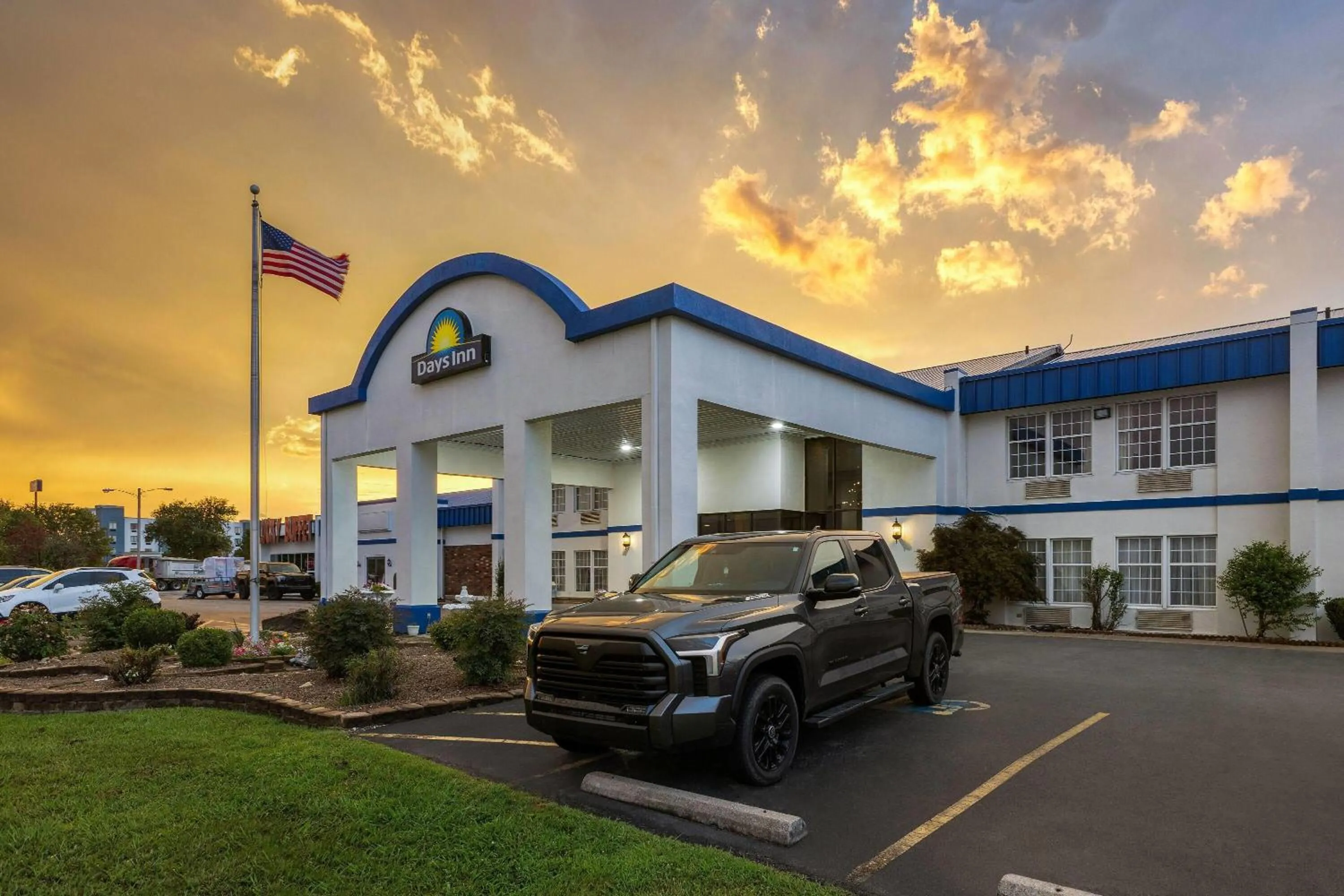 Property building in Days Inn by Wyndham Madisonville