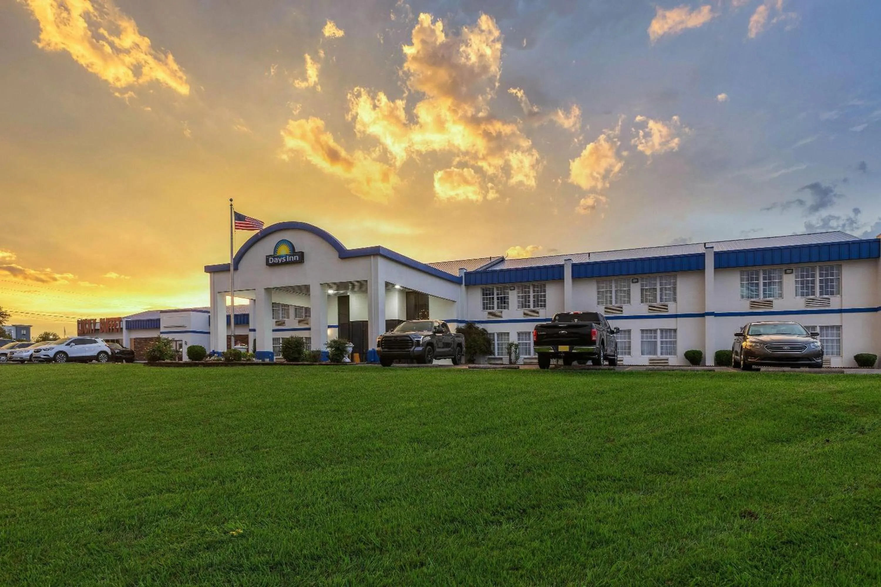 Property building in Days Inn by Wyndham Madisonville