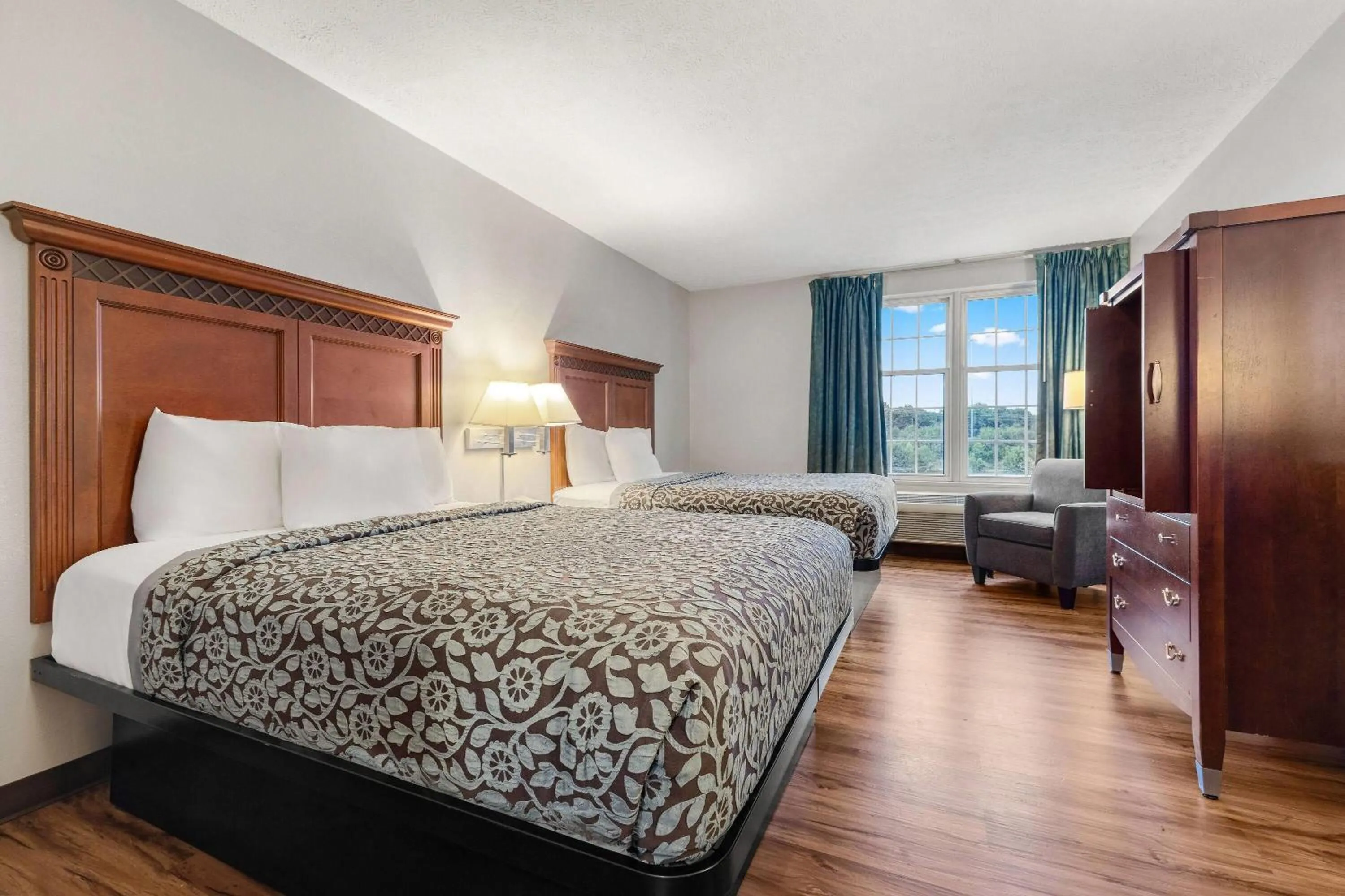 Bed in Days Inn by Wyndham Madisonville