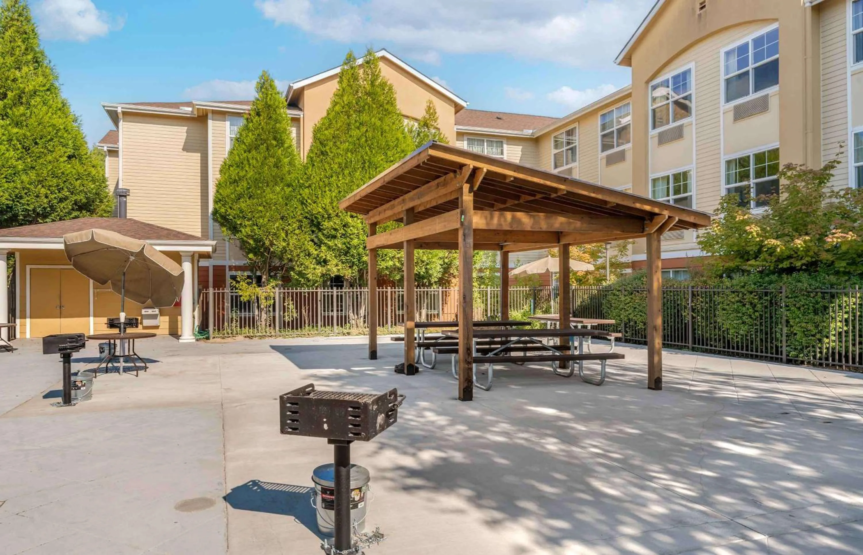 Property building in Extended Stay America Suites - Portland - Hillsboro