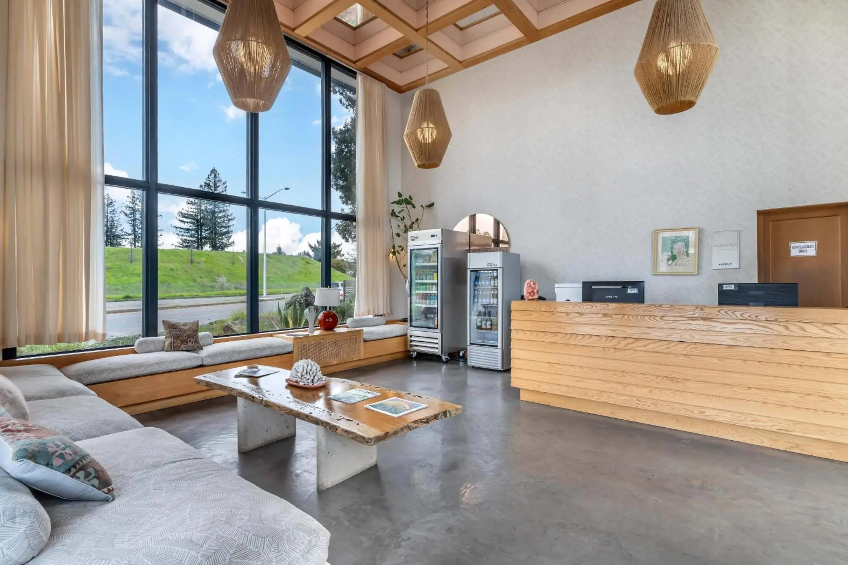 Lobby or reception in The Sandman Santa Rosa Sonoma, an Ascend Collection Hotel Lobby or reception in The Sandman Santa Rosa Sonoma, an Ascend Collection Hotel