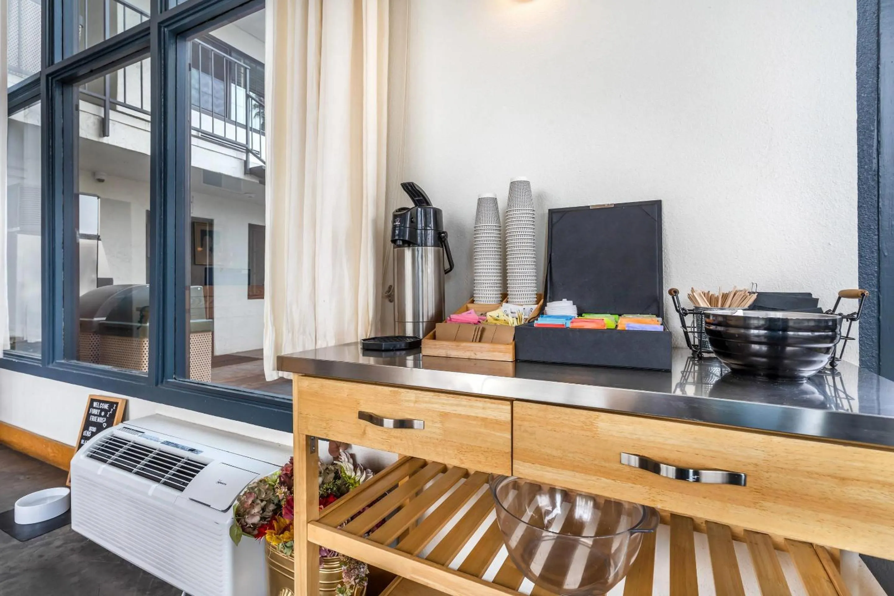 Breakfast in The Sandman Santa Rosa Sonoma, an Ascend Collection Hotel