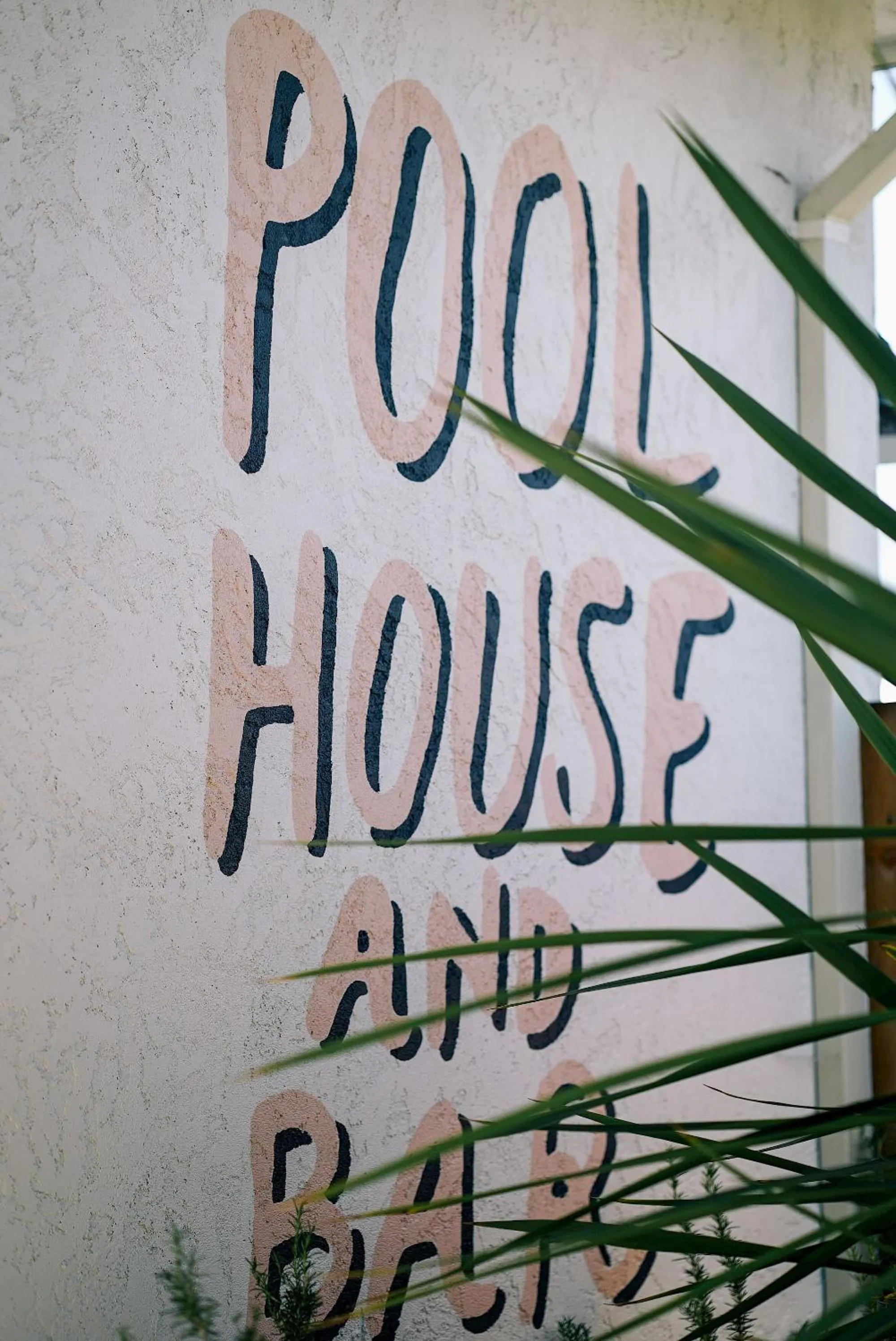 Lounge or bar in The Sandman Santa Rosa Sonoma, an Ascend Collection Hotel