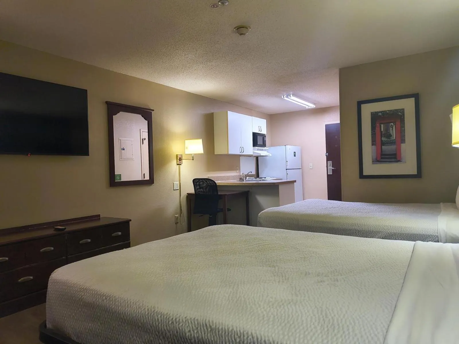 Bed in Extended Stay America Suites - Chicago - Schaumburg - Convention Center