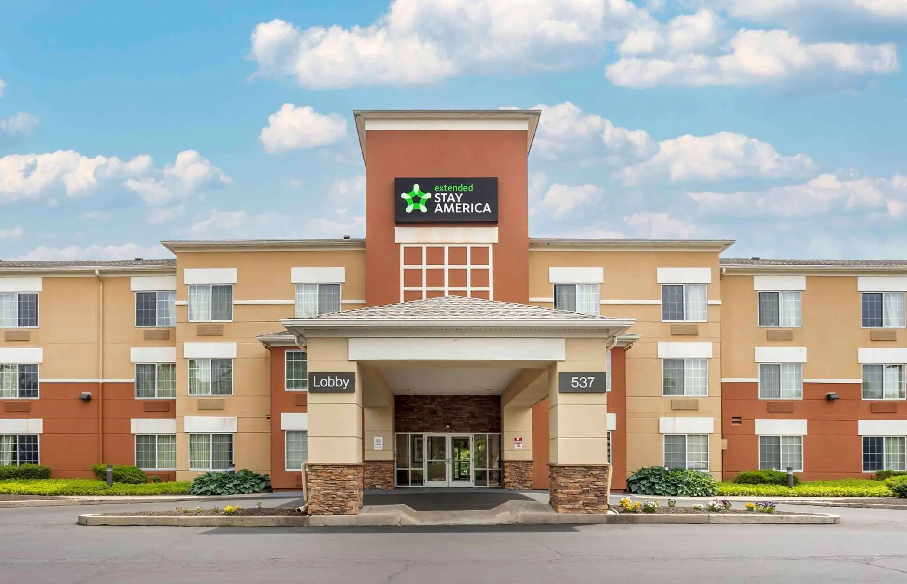 Property building in Extended Stay America Suites - Philadelphia - Horsham - Dresher Rd Property building in Extended Stay America Suites - Philadelphia - Horsham - Dresher Rd