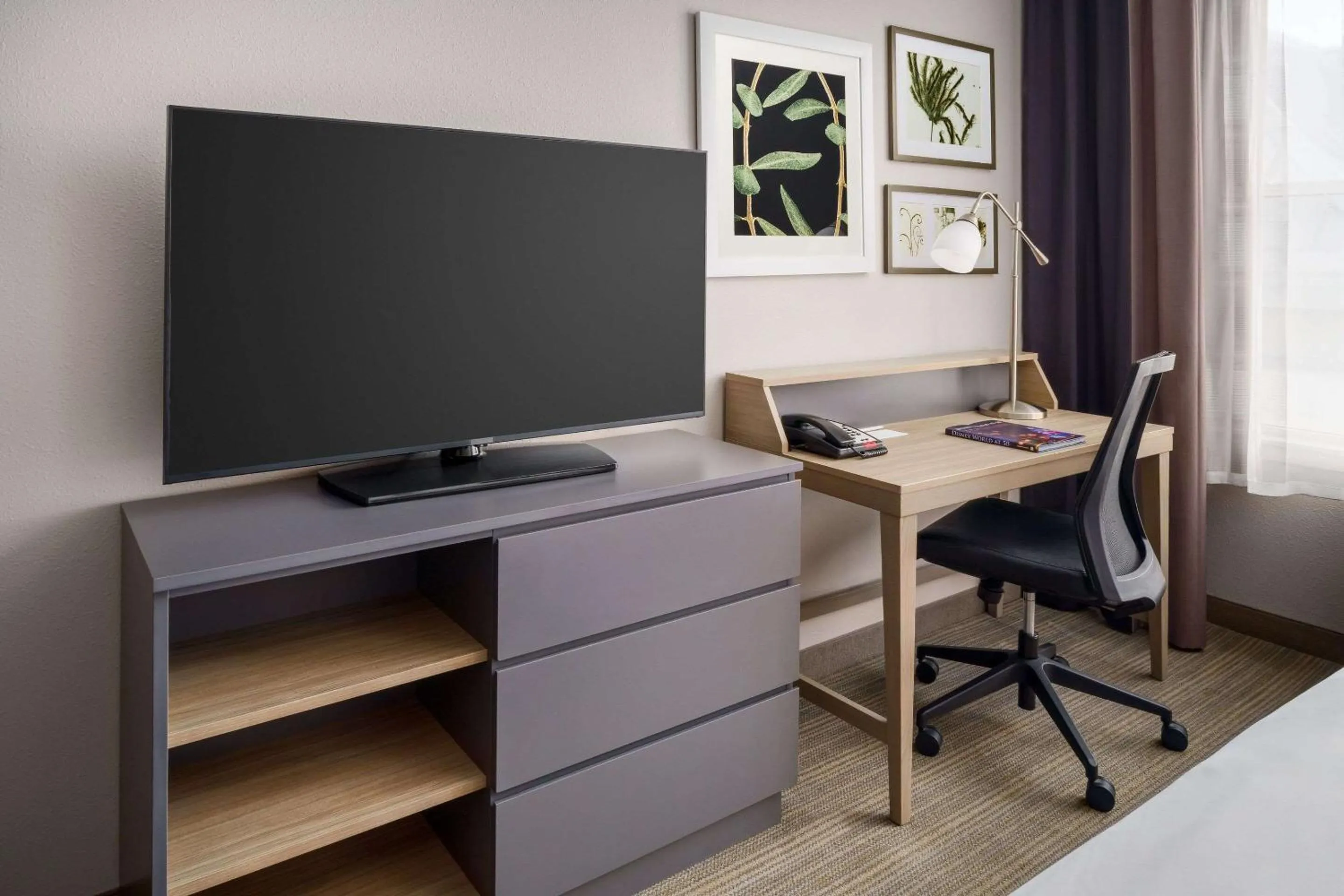 Bedroom in Country Inn & Suites by Radisson, Orlando Airport, FL