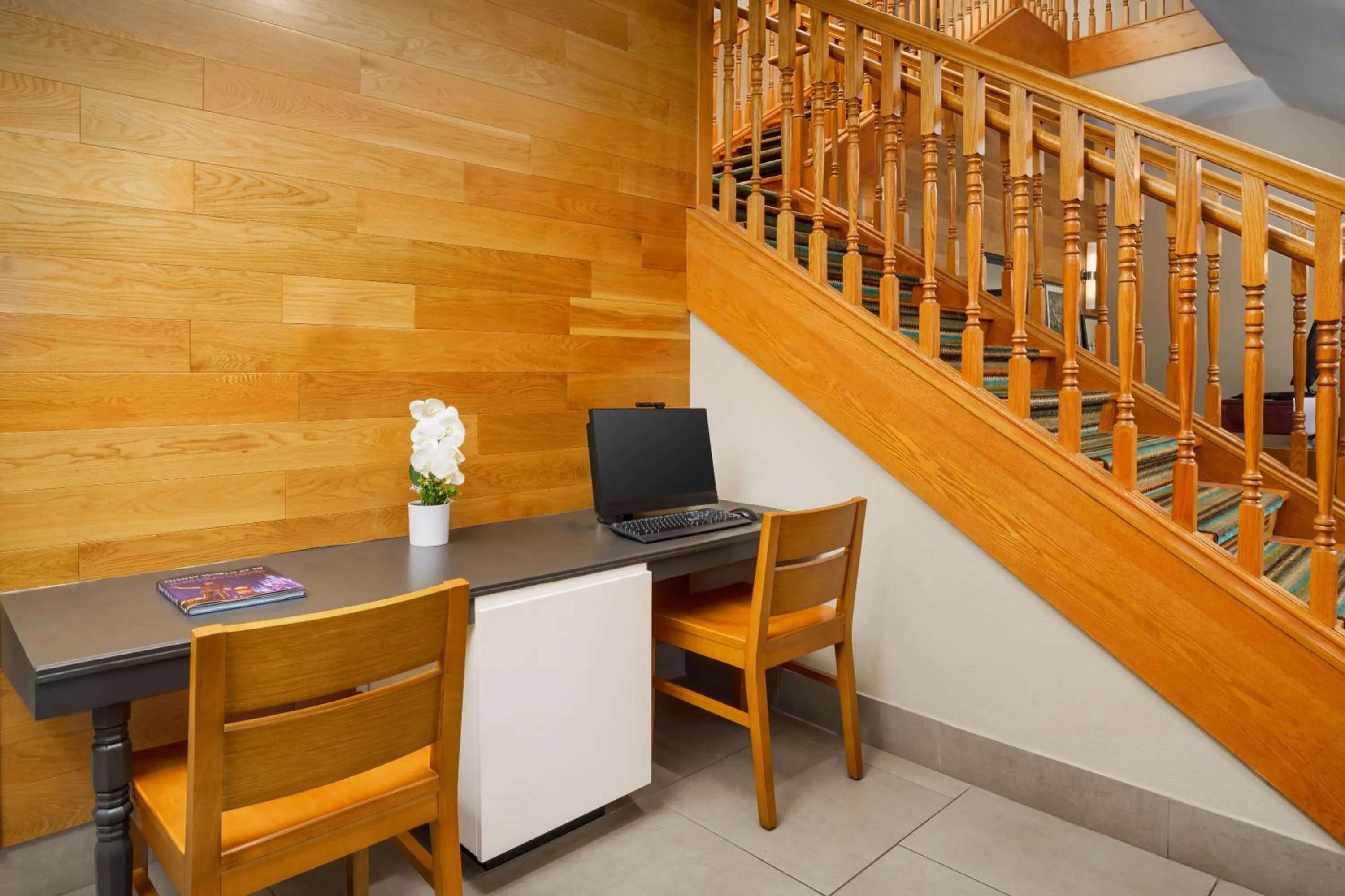 Business facilities in Country Inn & Suites by Radisson, Orlando Airport, FL