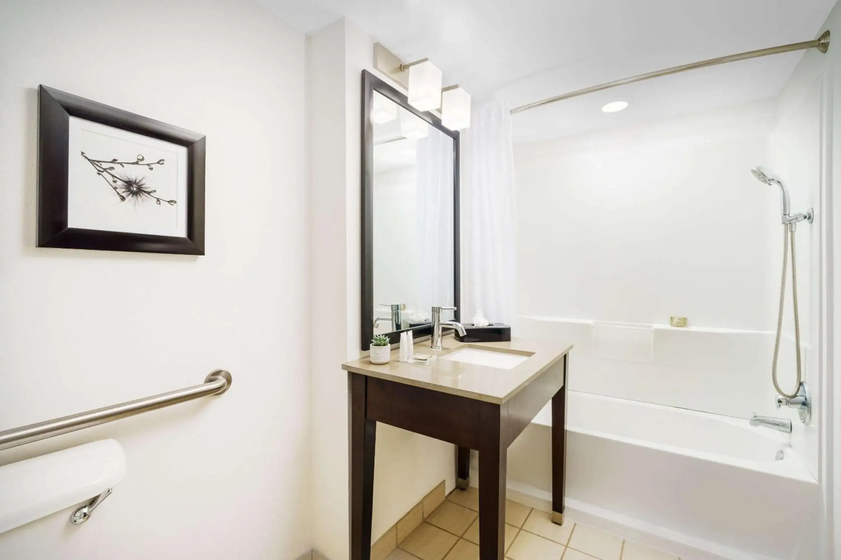 Bedroom in Country Inn & Suites by Radisson, Orlando Airport, FL Bedroom in Country Inn & Suites by Radisson, Orlando Airport, FL