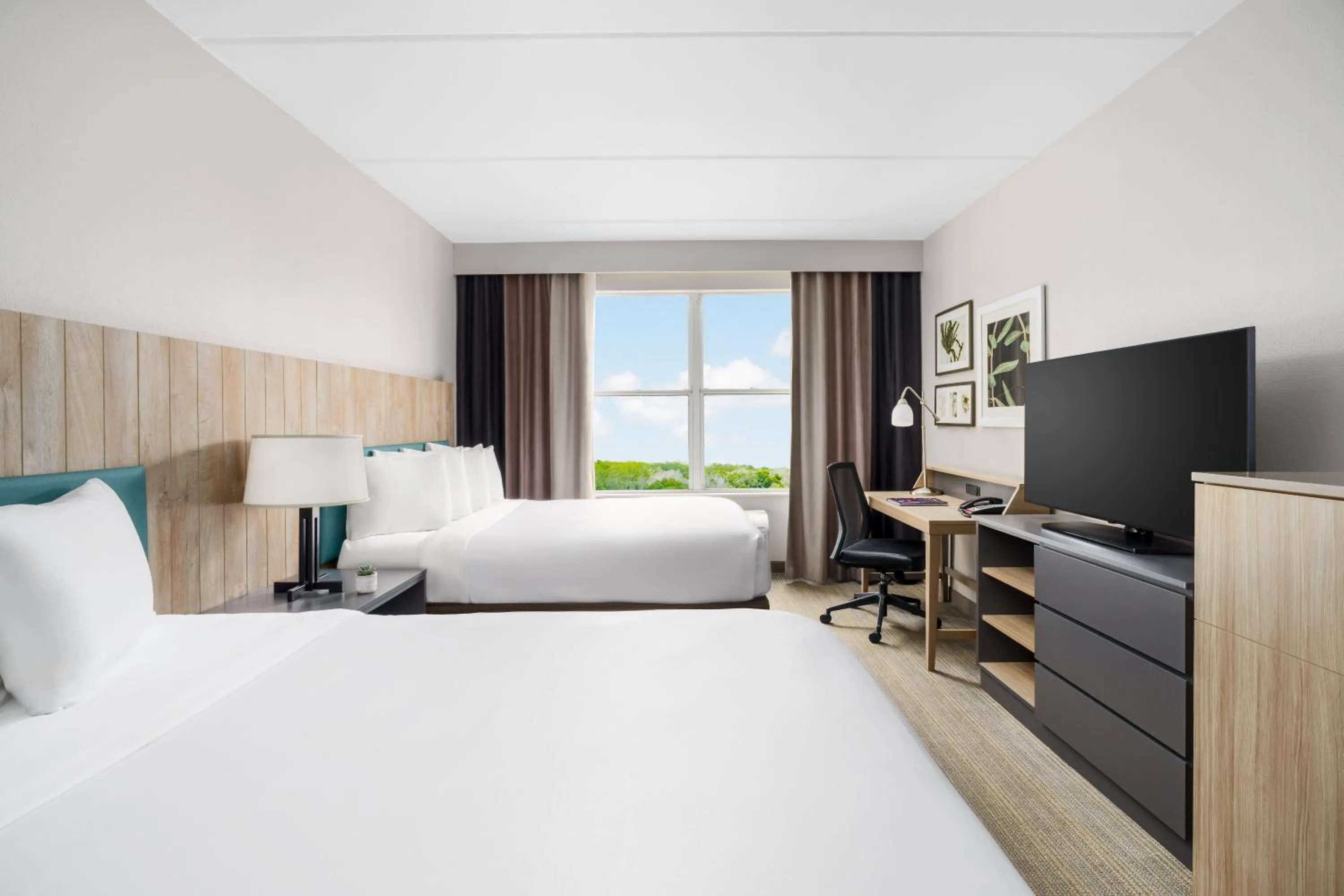 Bedroom, Bed in Country Inn & Suites by Radisson, Orlando Airport, FL