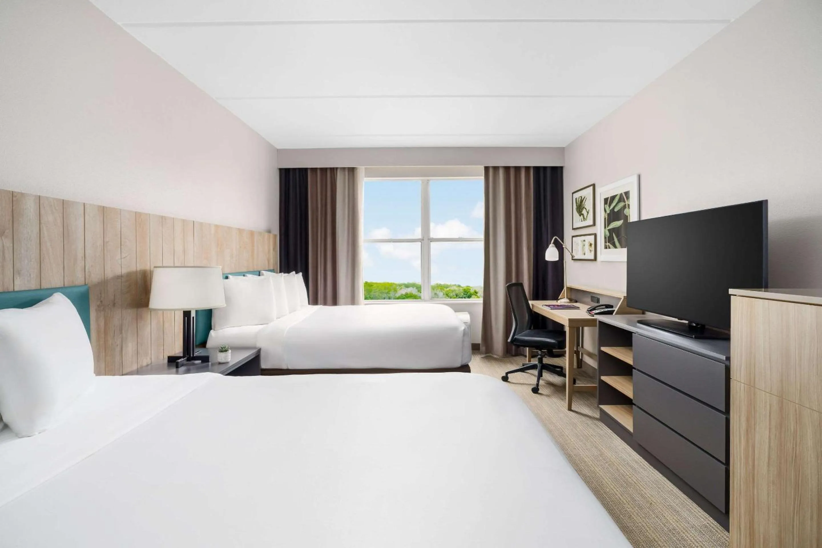 Bedroom, Bed in Country Inn & Suites by Radisson, Orlando Airport, FL