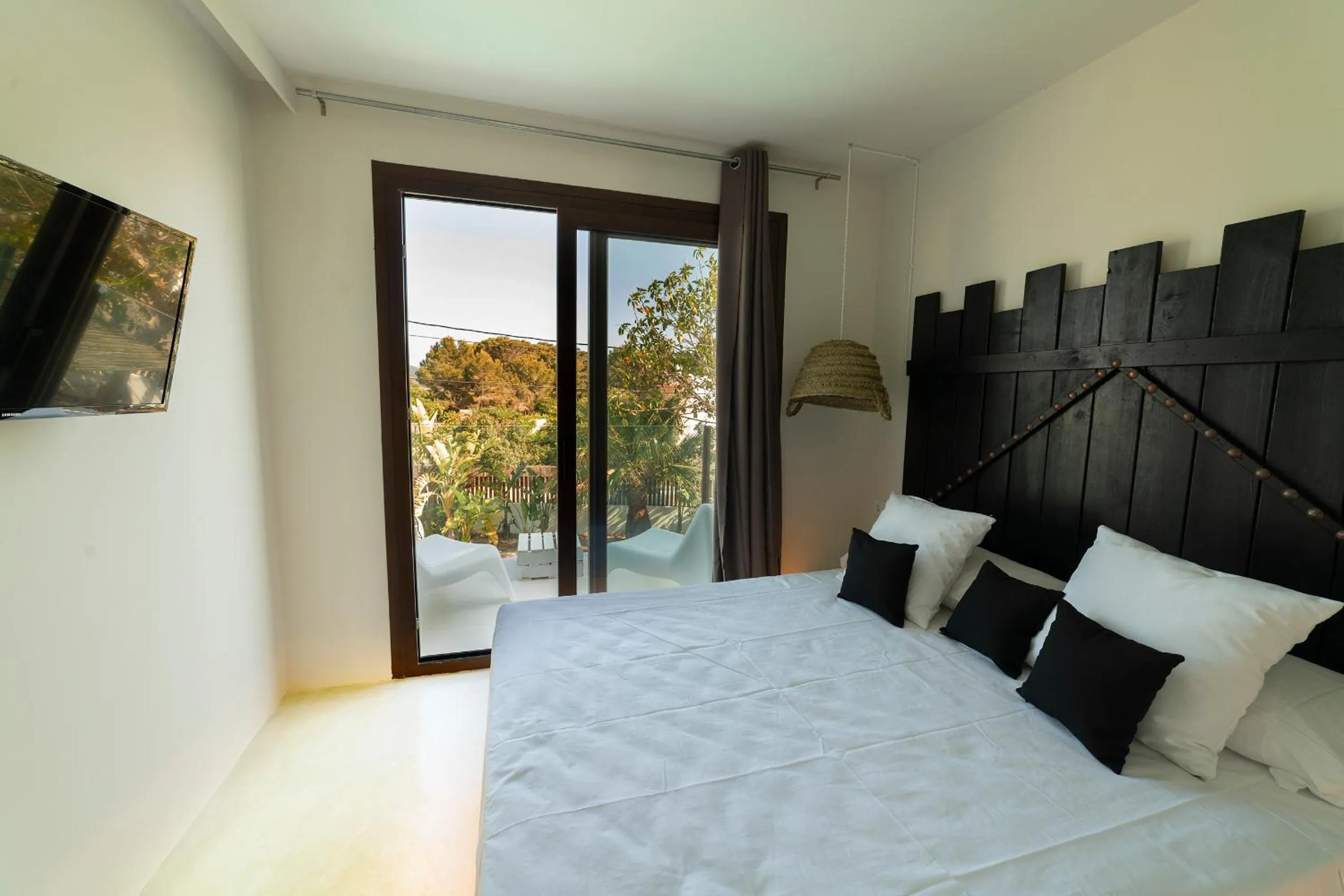 Photo of the whole room, Bed in PAIISE Hotels