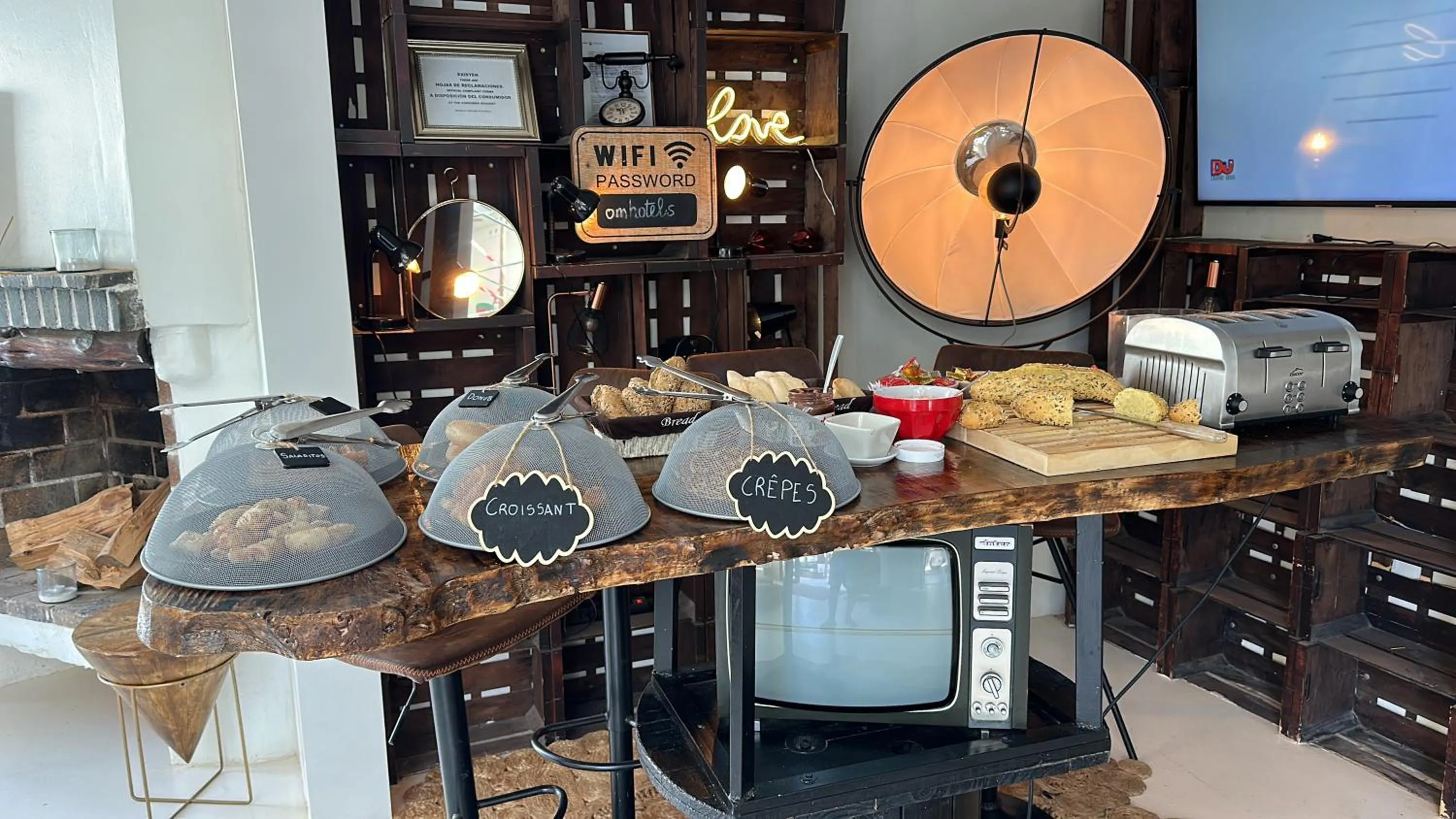 Buffet breakfast in PAIISE Hotels