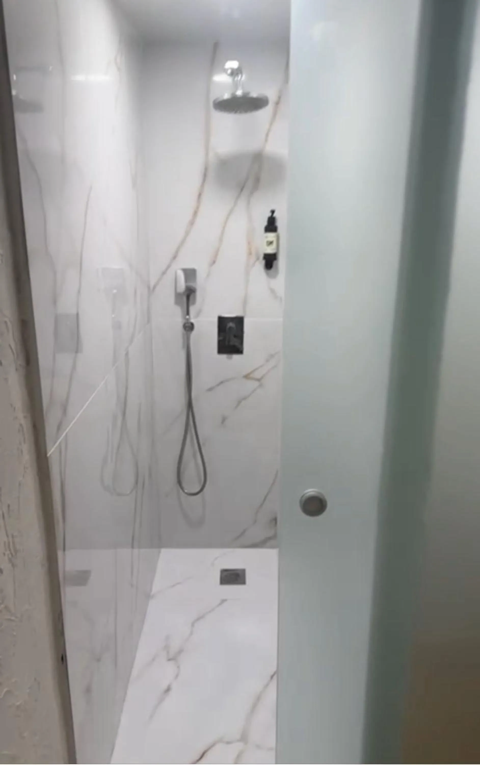 Bathroom in PAIISE Hotels