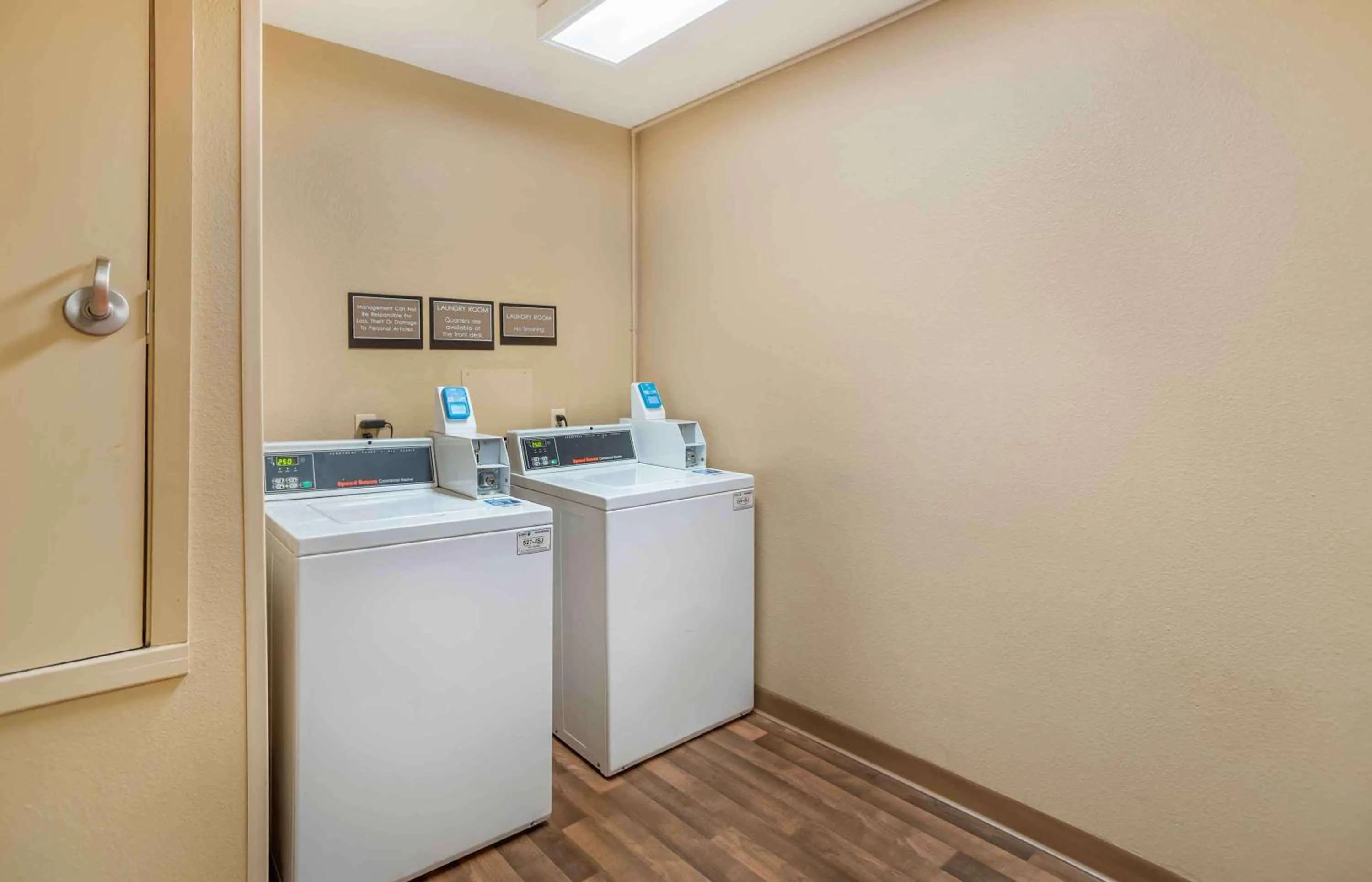 Property building in Extended Stay America Suites - Columbia - Columbia Corporate Park