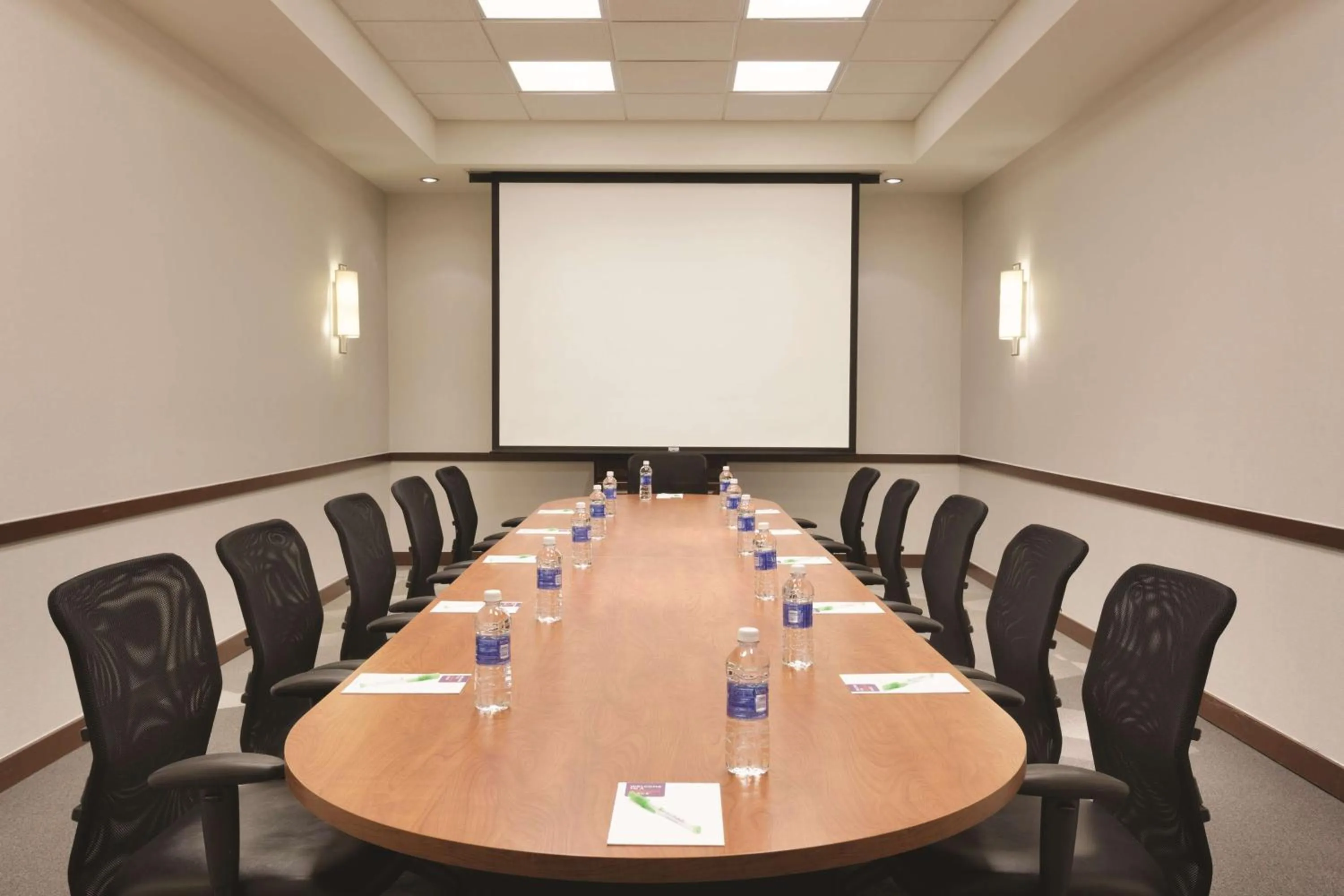 Meeting/conference room in Hyatt Place Portland Airport/Cascade Station