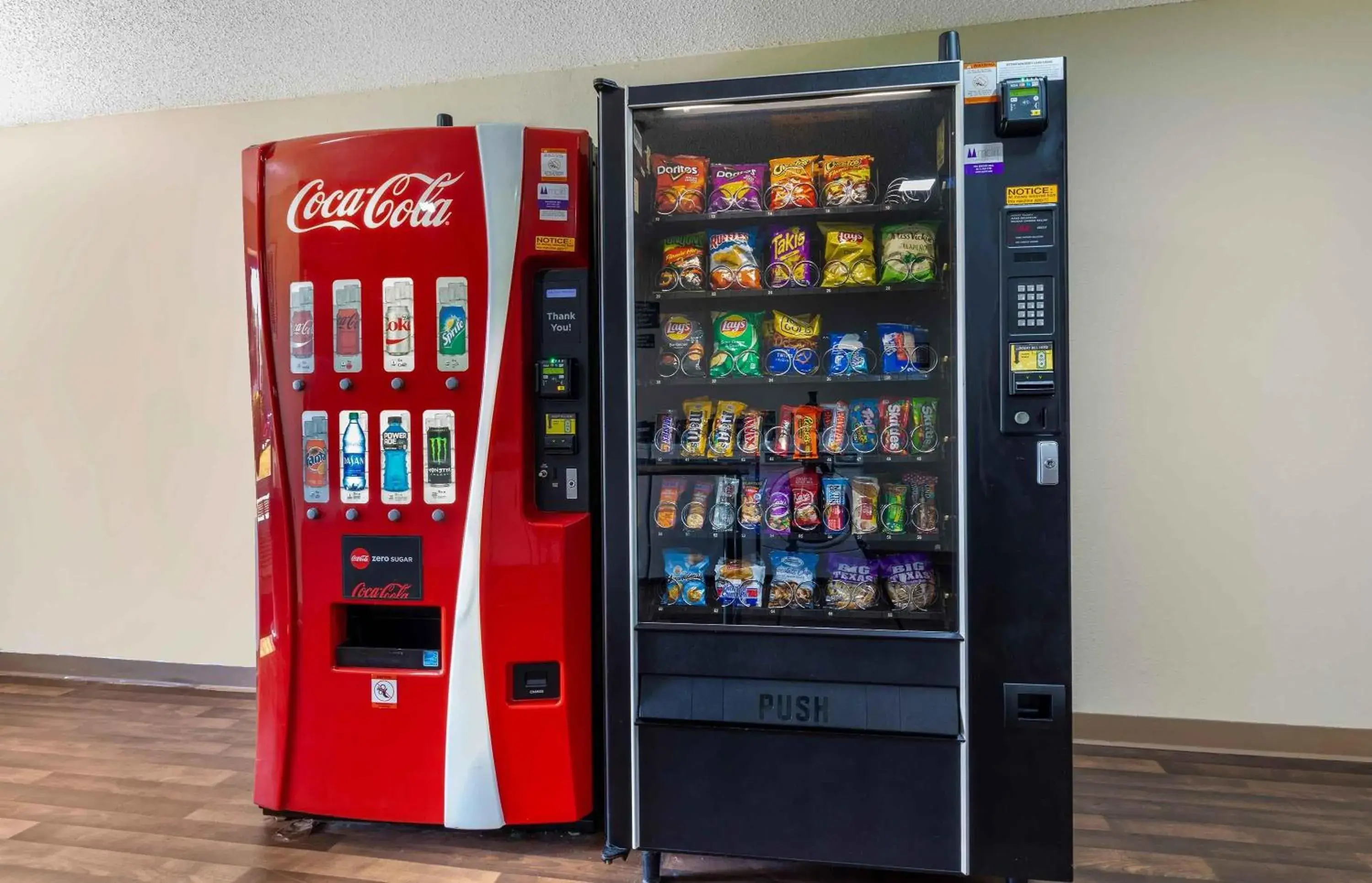 Property building in Extended Stay America Suites - Arlington - Six Flags Property building in Extended Stay America Suites - Arlington - Six Flags