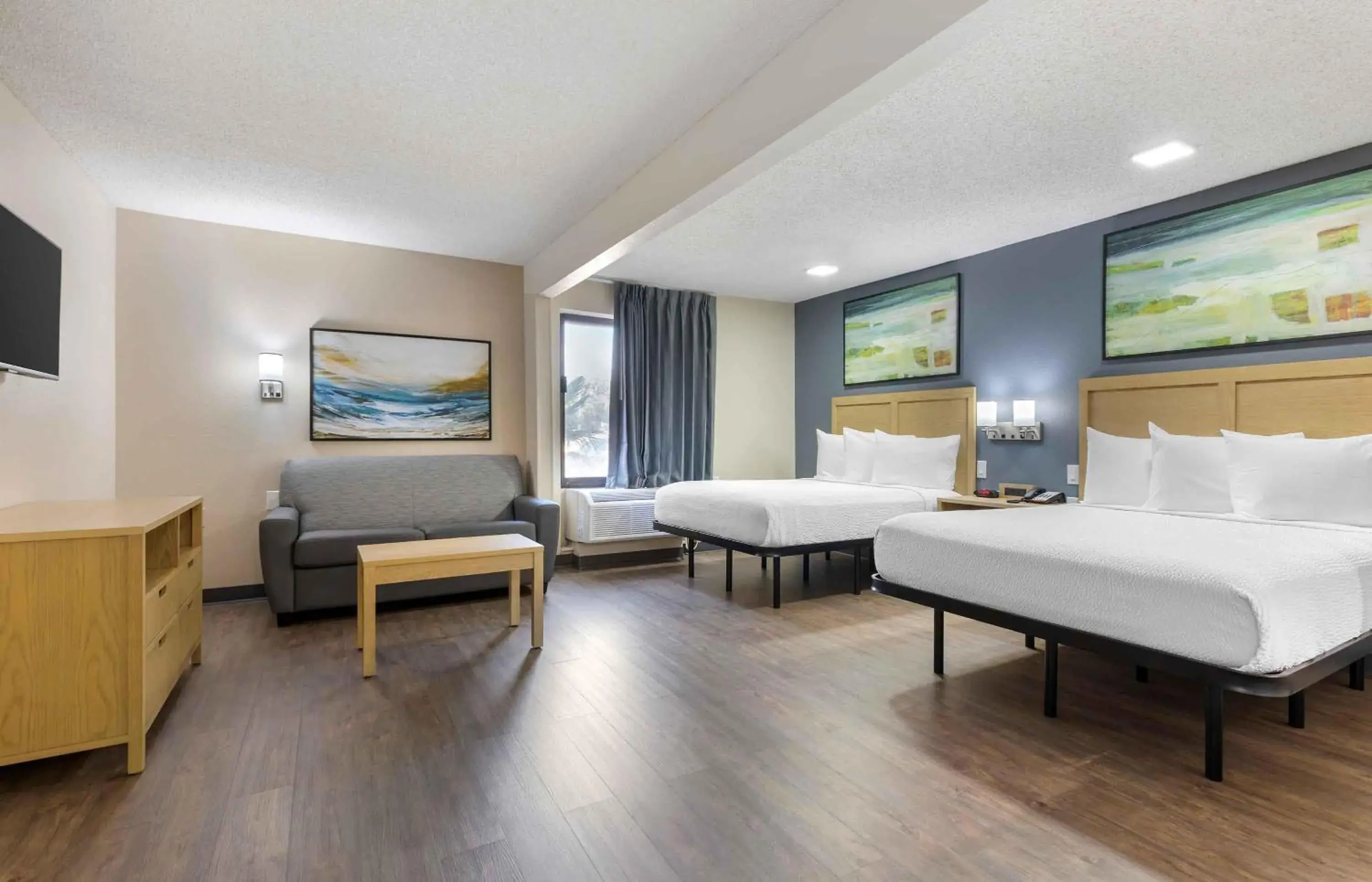 Bedroom, Bed in Extended Stay America Suites - Arlington - Six Flags Bedroom, Bed in Extended Stay America Suites - Arlington - Six Flags