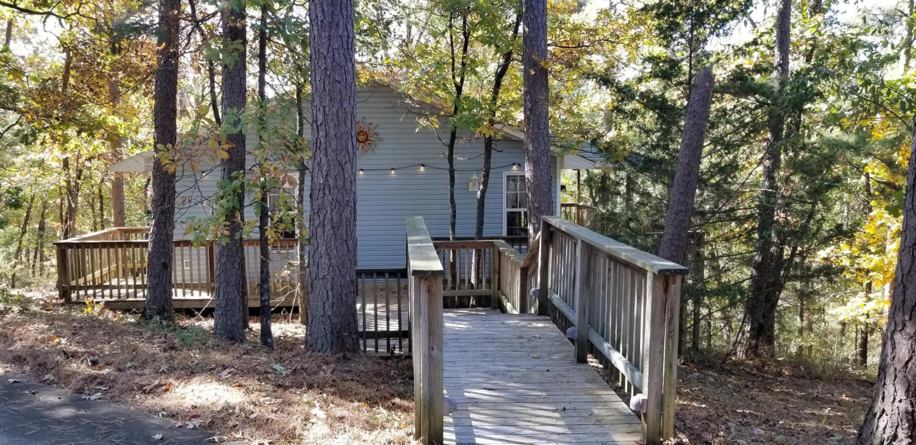 Day in Evening Shade Inn