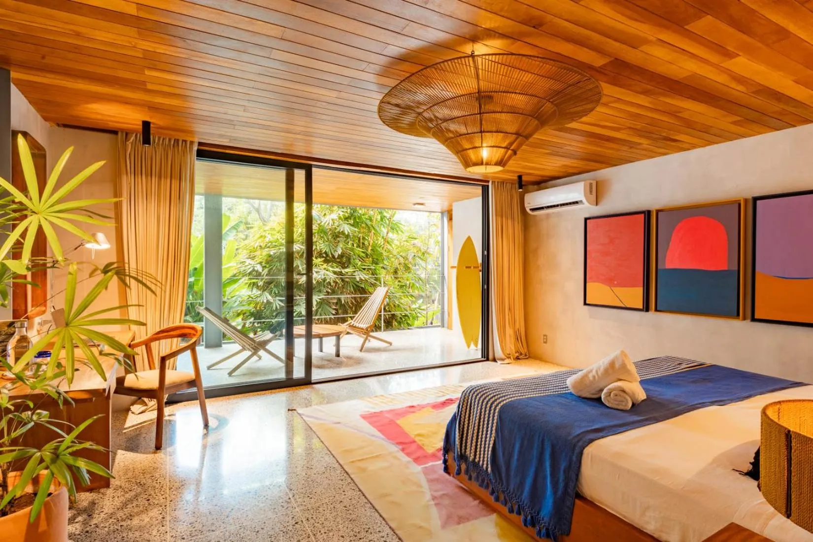 Bedroom, Bed in Somos