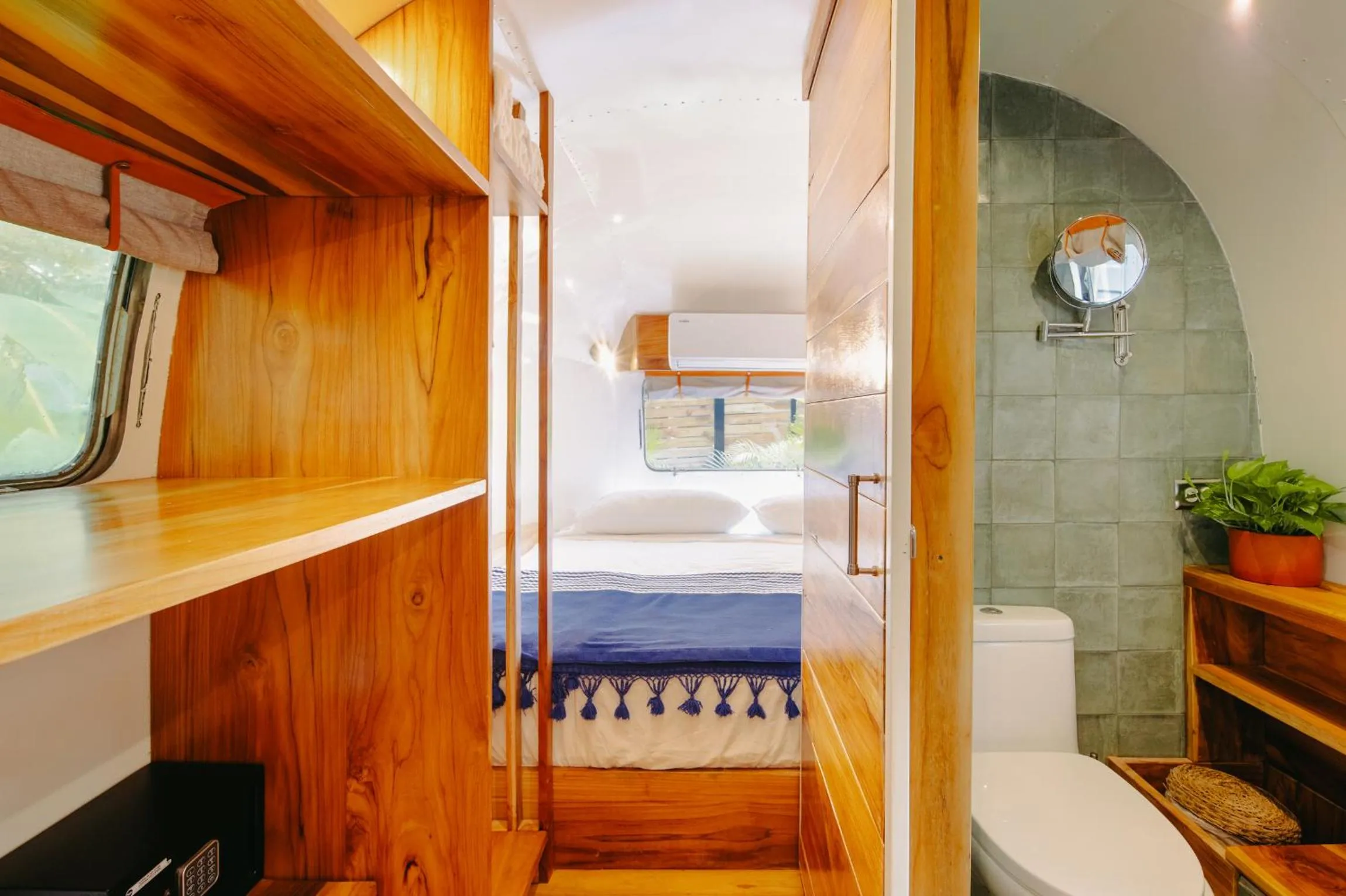 Bathroom, Bed in Somos