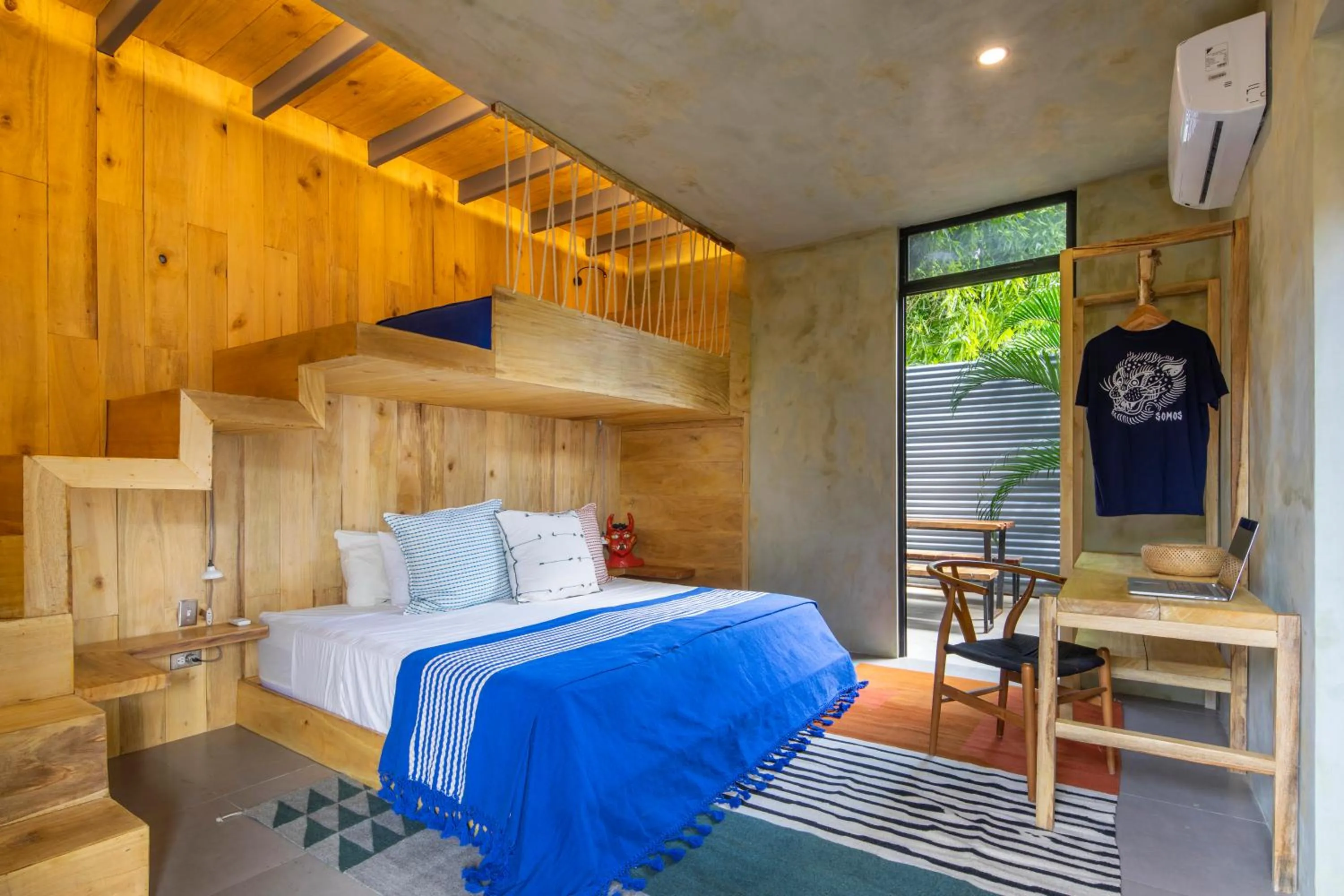 Photo of the whole room, Bed in Somos