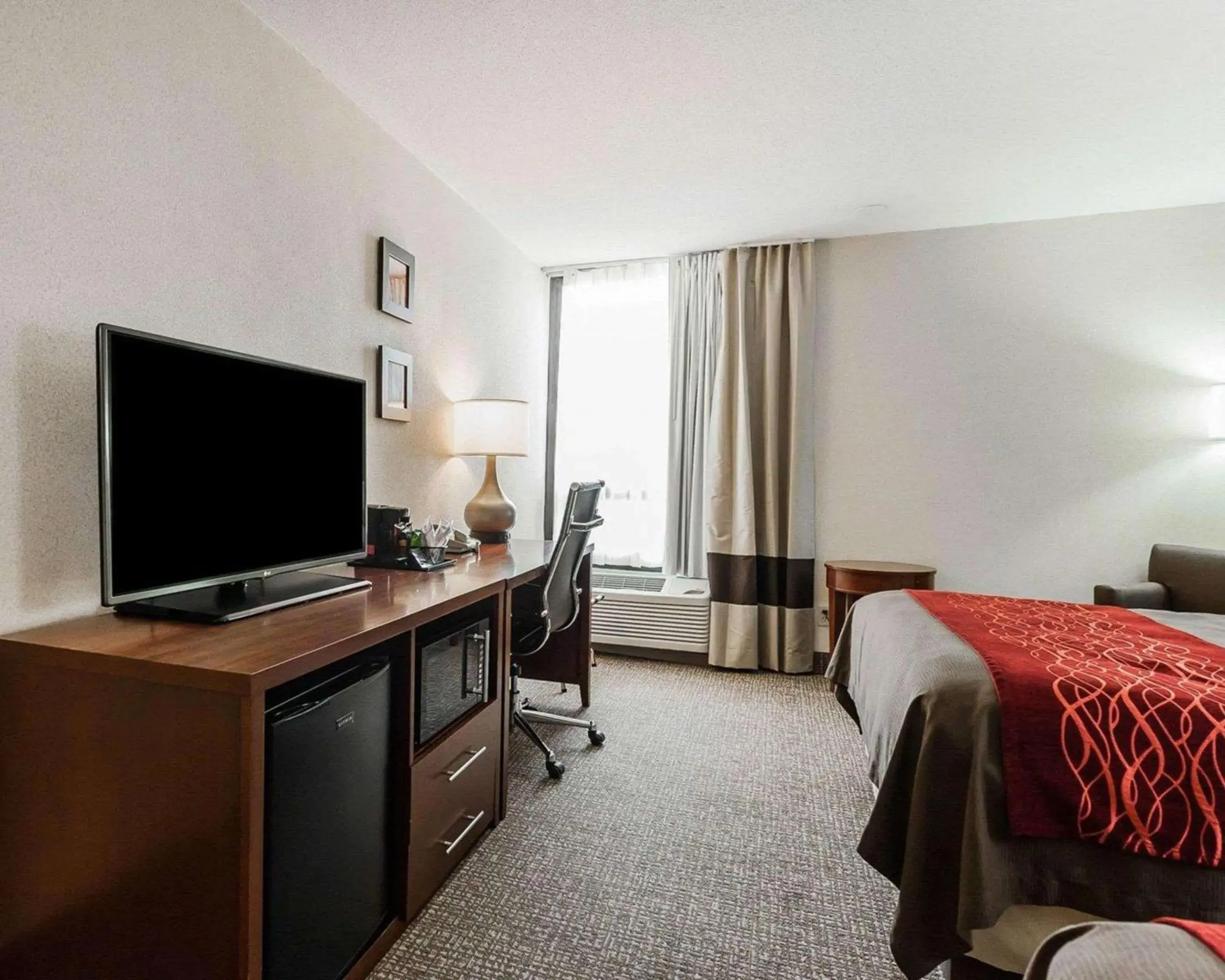 Photo of the whole room, Bed in Comfort Inn Denver East Photo of the whole room, Bed in Comfort Inn Denver East