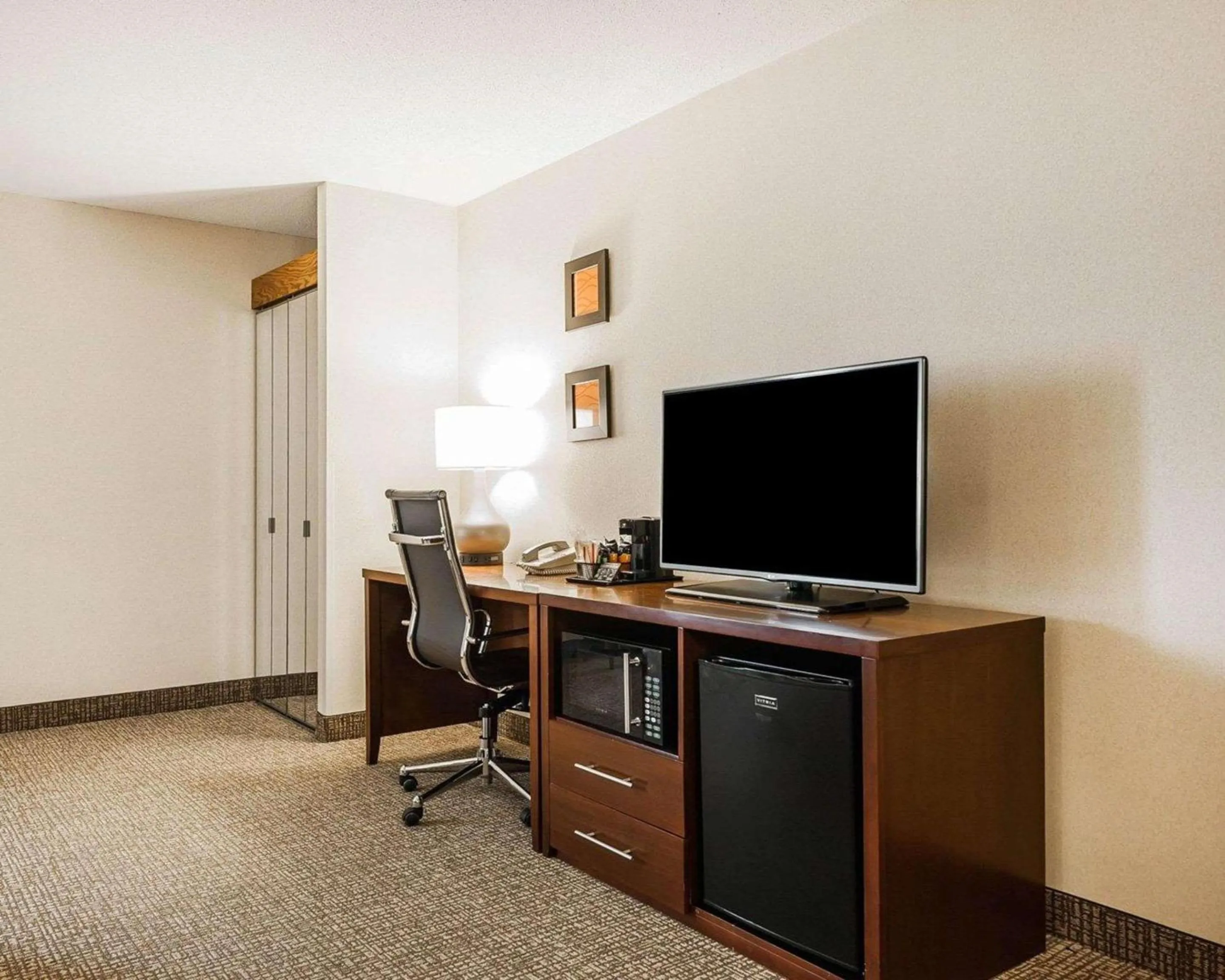 Photo of the whole room in Comfort Inn Denver East