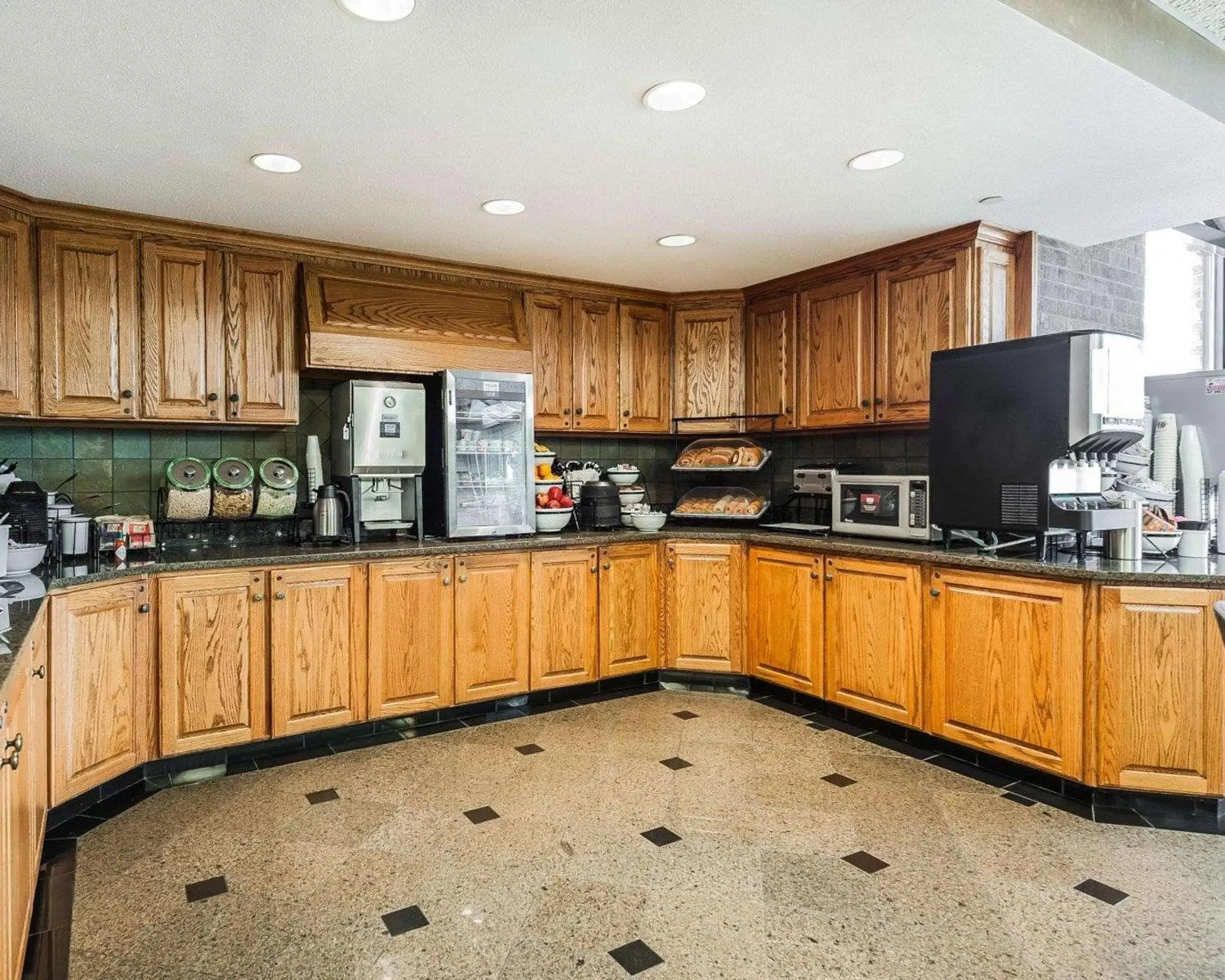 Restaurant/places to eat in Comfort Inn Denver East Restaurant/places to eat in Comfort Inn Denver East