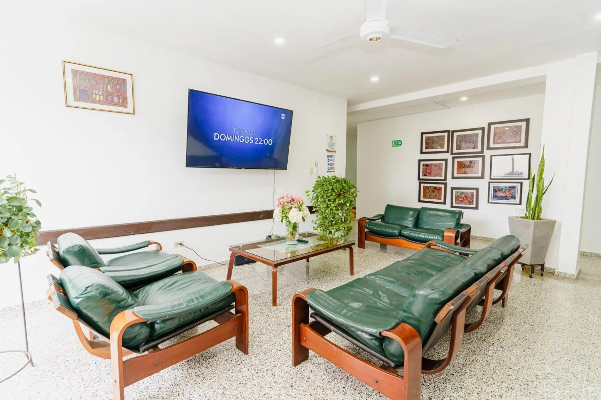 Communal lounge/ TV room in Hotel Las Molas