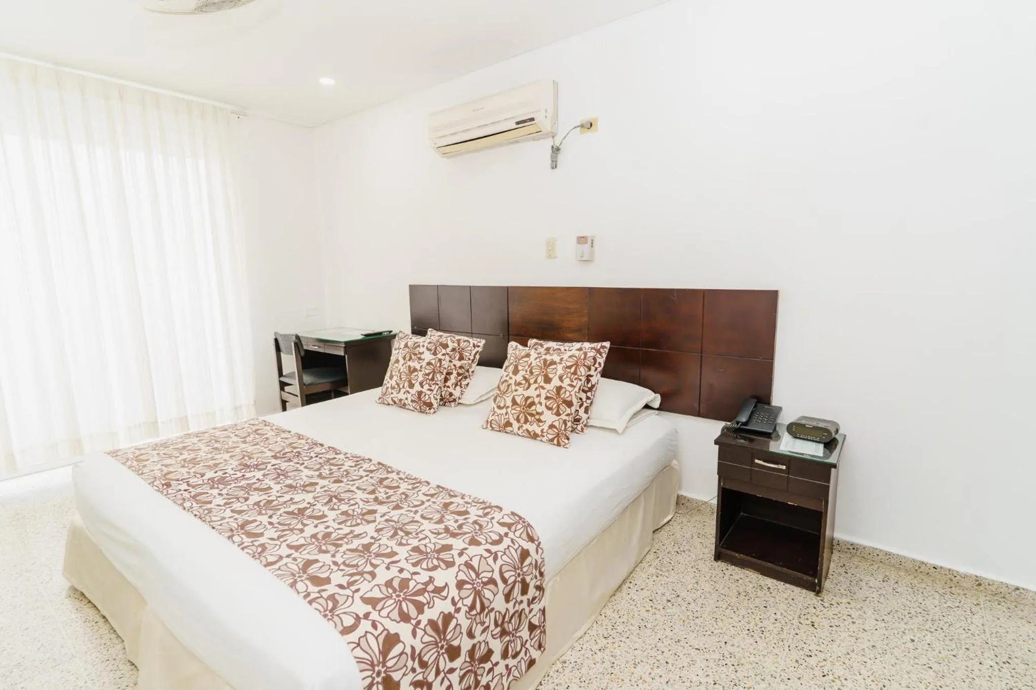 Seating area, Bed in Hotel Las Molas