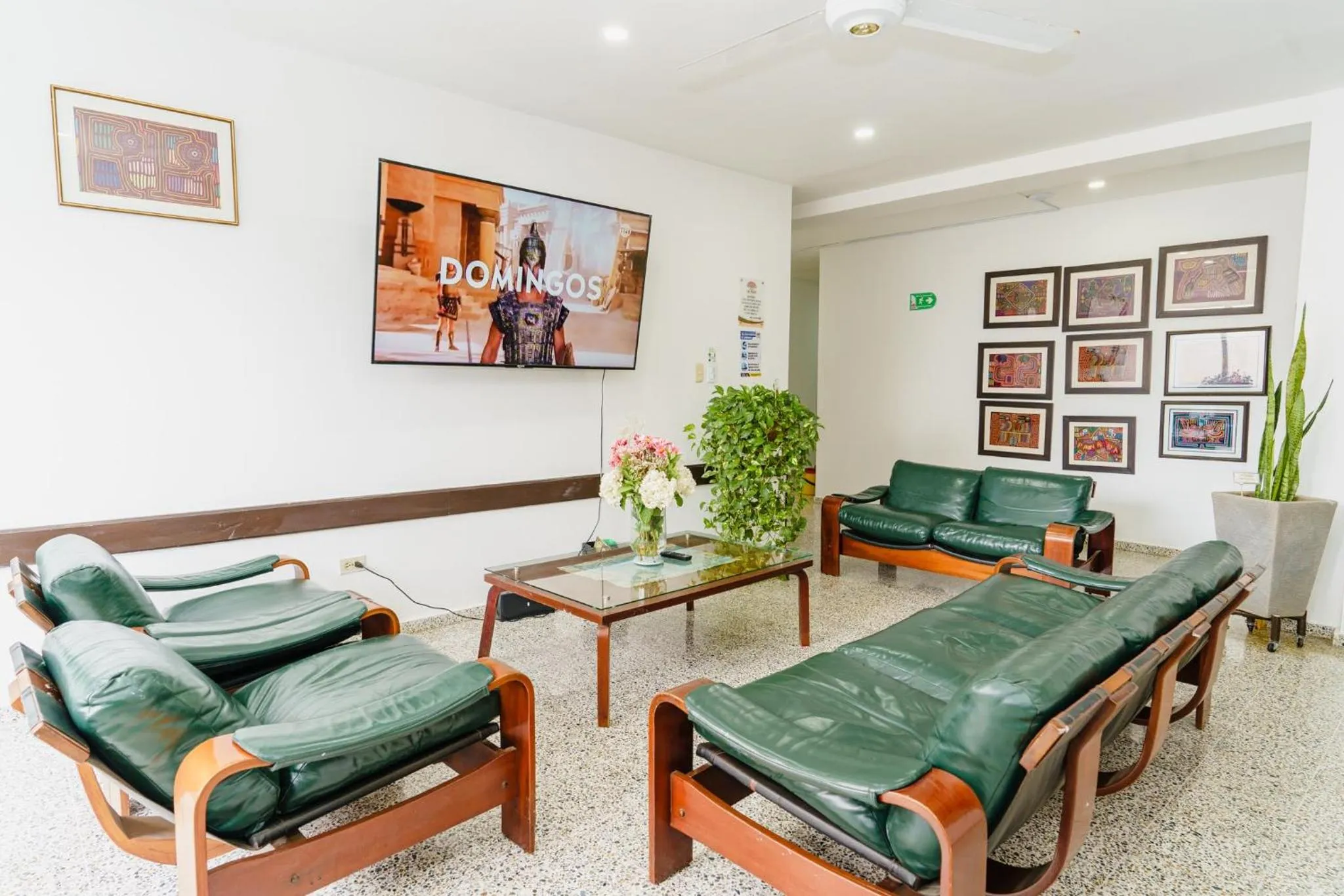 Communal lounge/ TV room in Hotel Las Molas