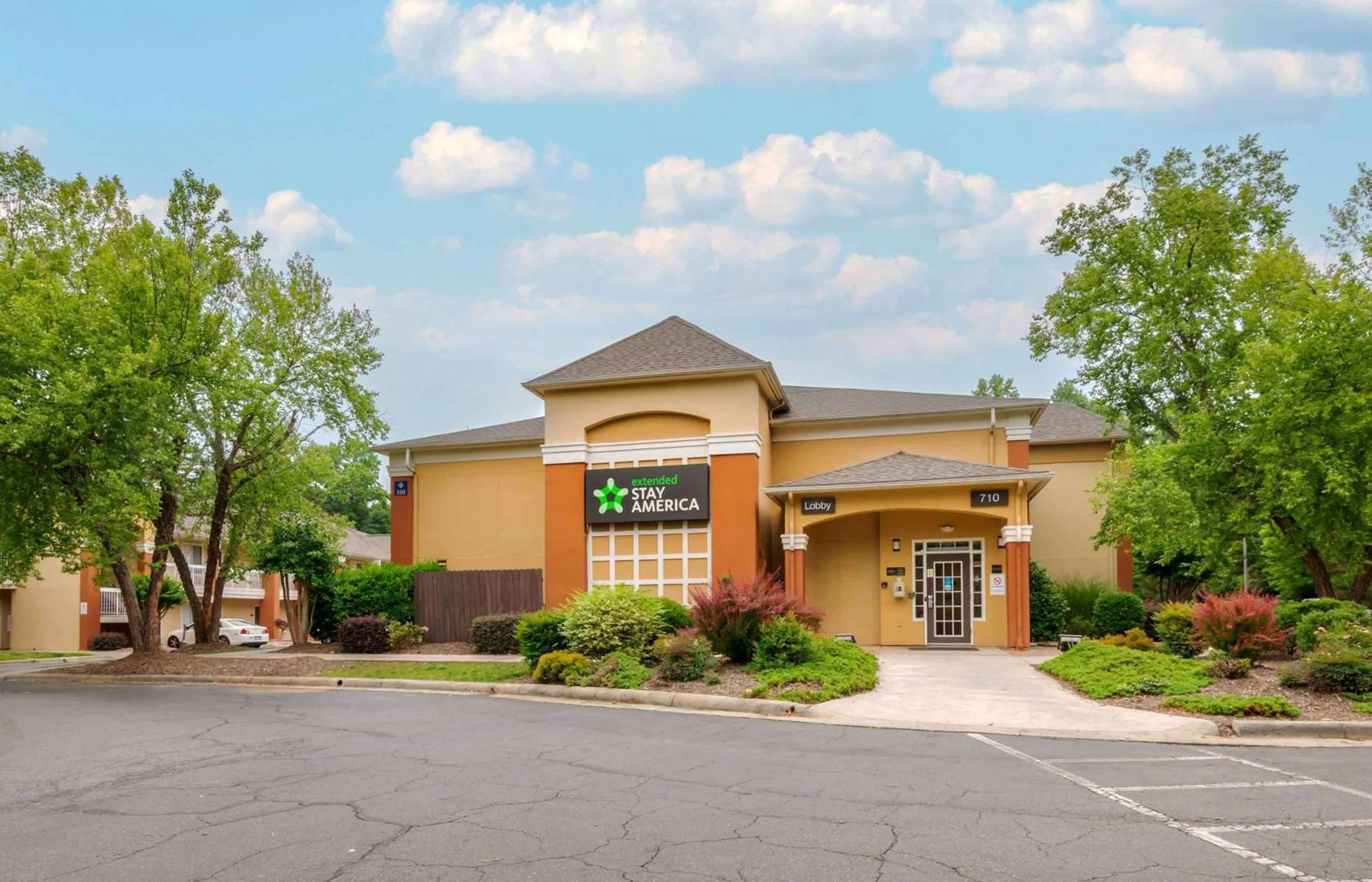Property Building in Extended Stay America Select Suites - Charlotte - Airport