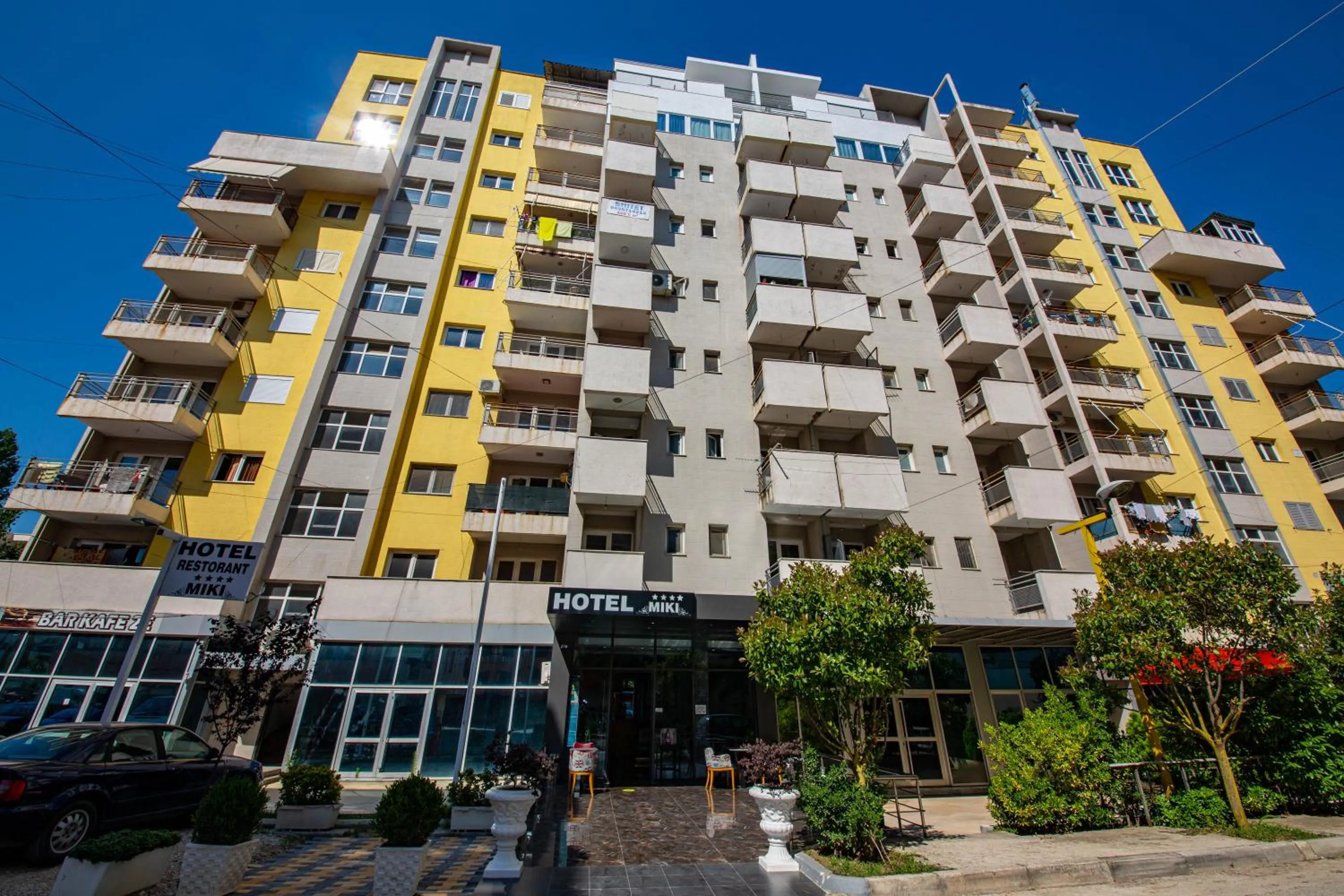 Hotel Miki