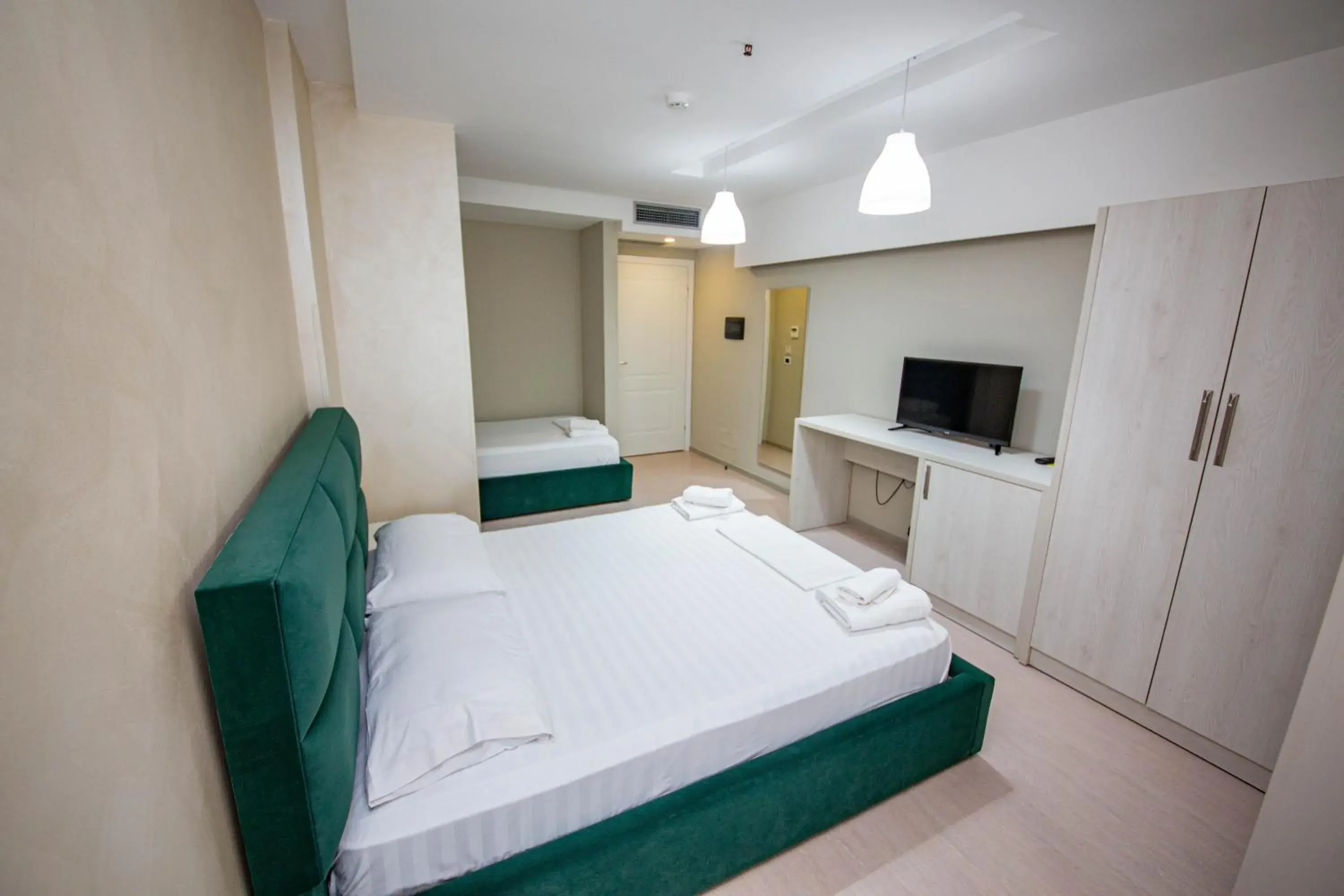 Triple Room with Balcony in Hotel Miki Triple Room with Balcony in Hotel Miki