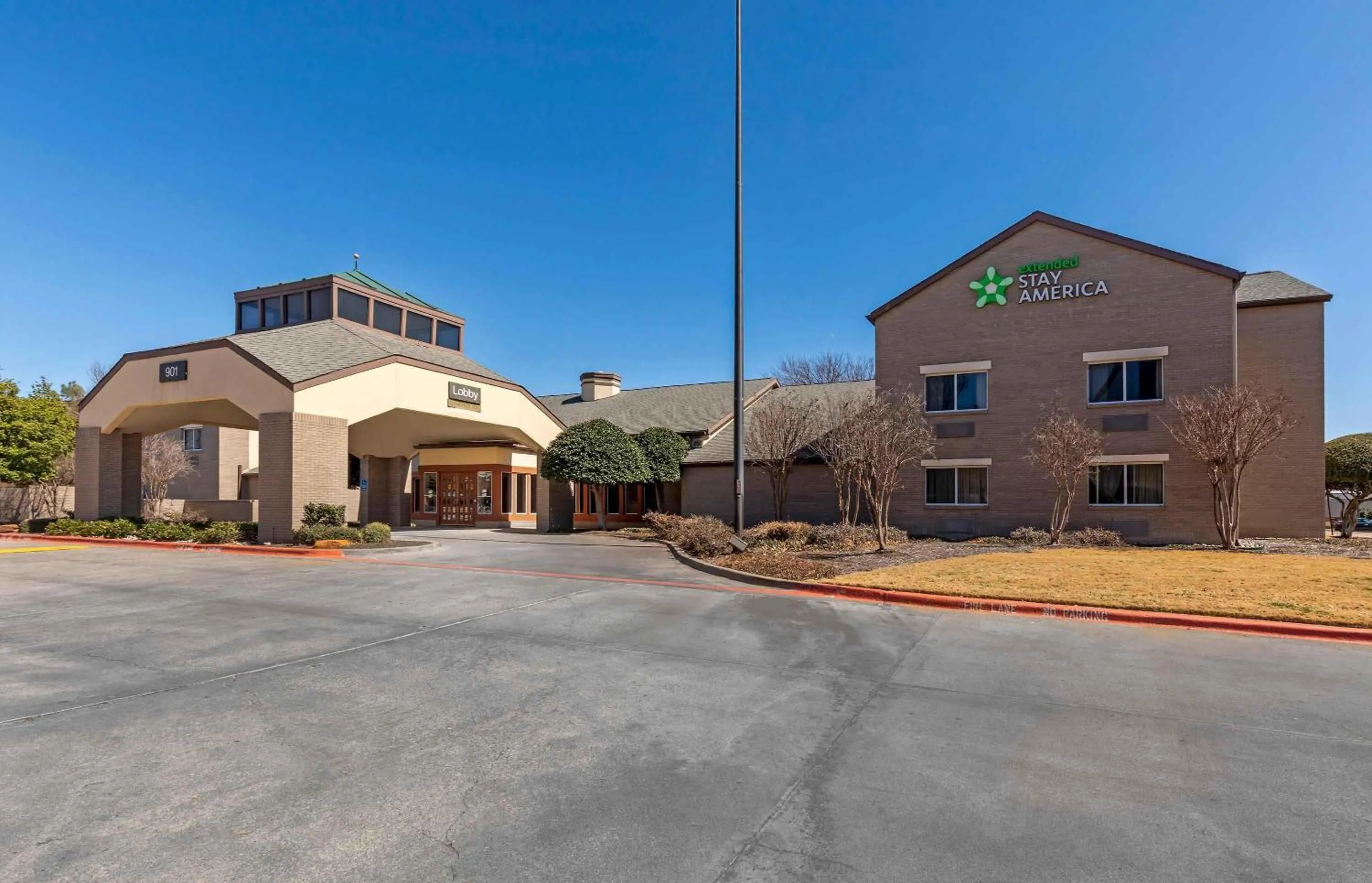 Property building in Extended Stay America Select Suites - Dallas - Richardson