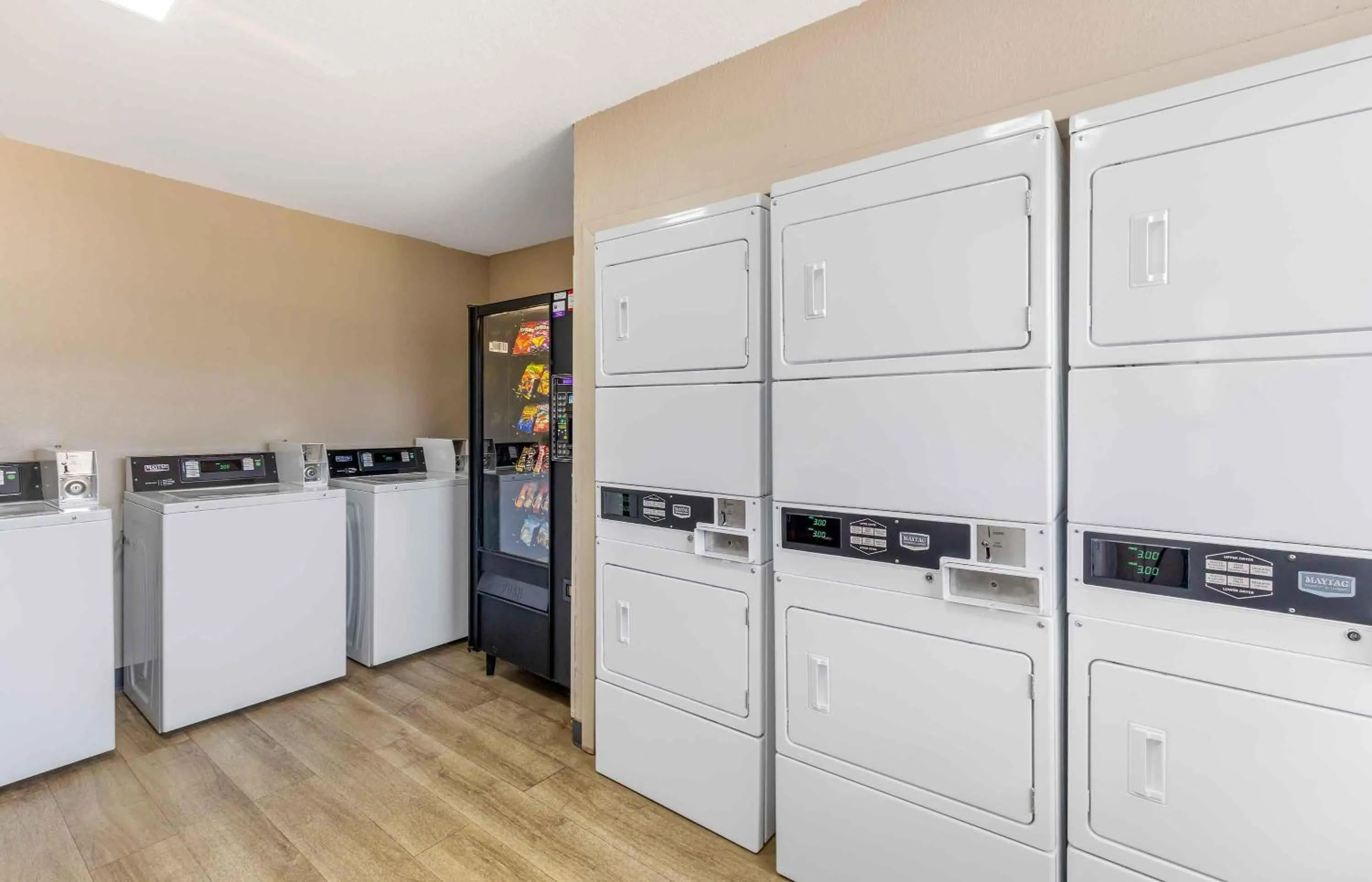 Property building in Extended Stay America Suites - Arlington