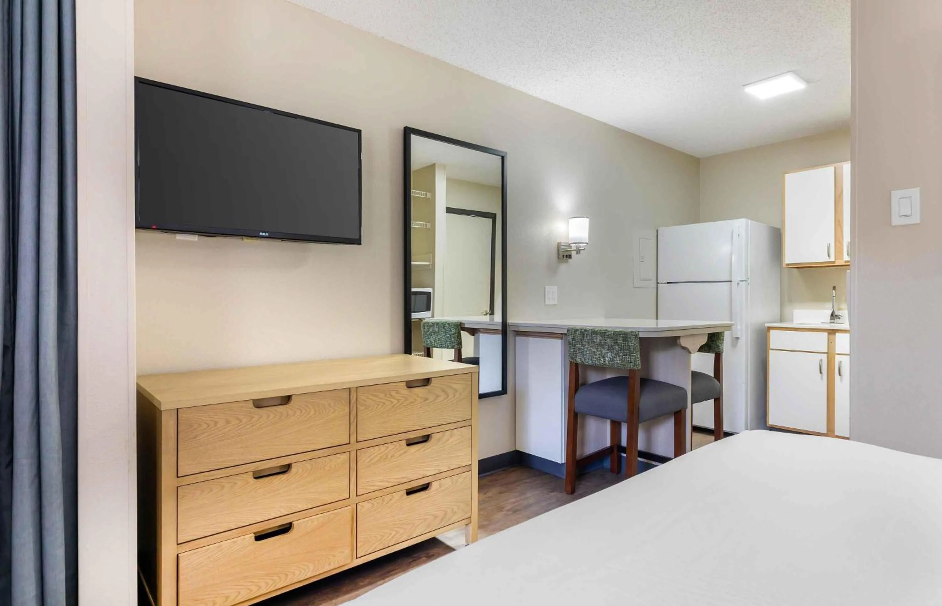 Bedroom, Bed in Extended Stay America Suites - Arlington