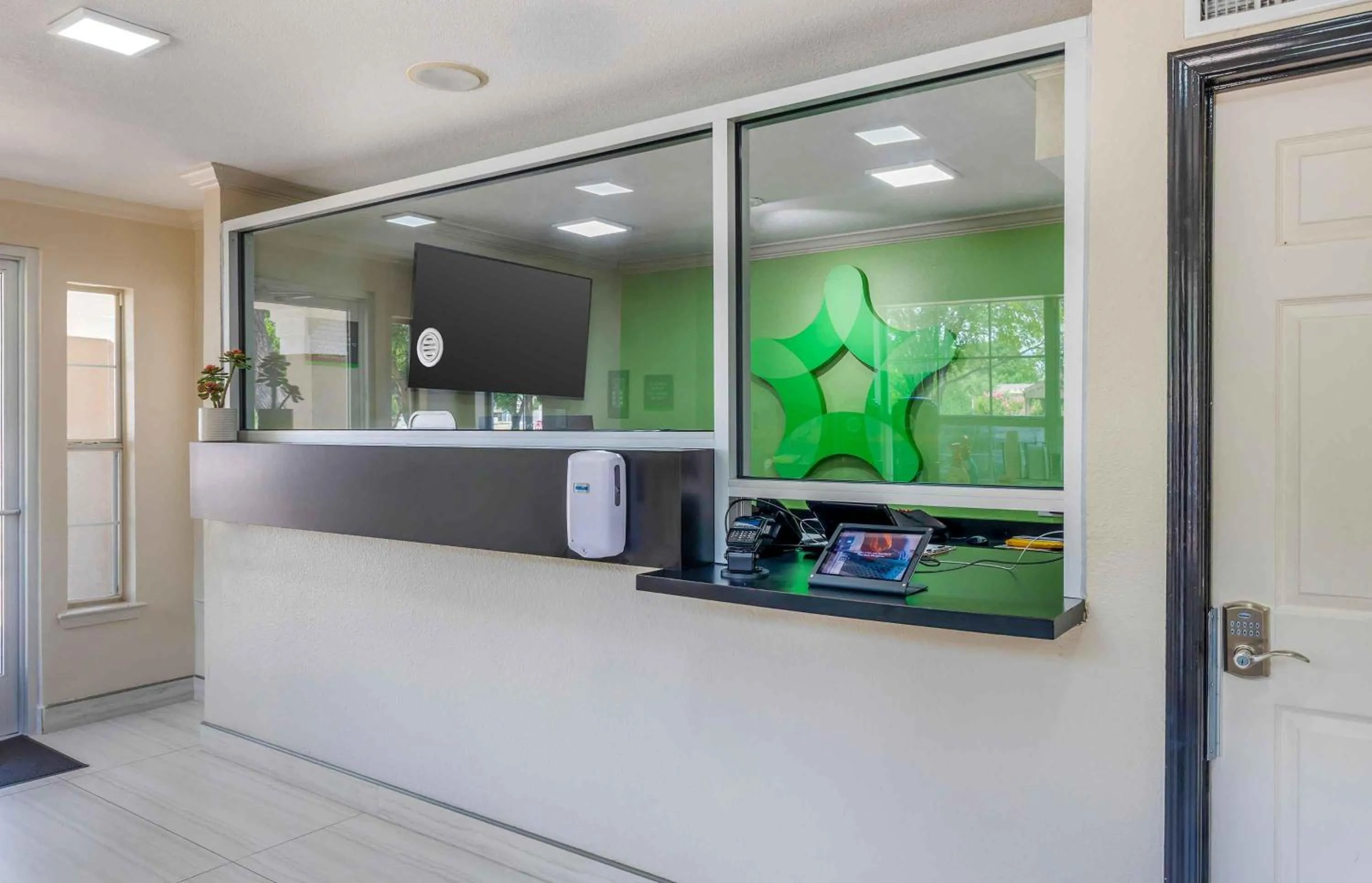 Lobby or reception in Extended Stay America Suites - Arlington