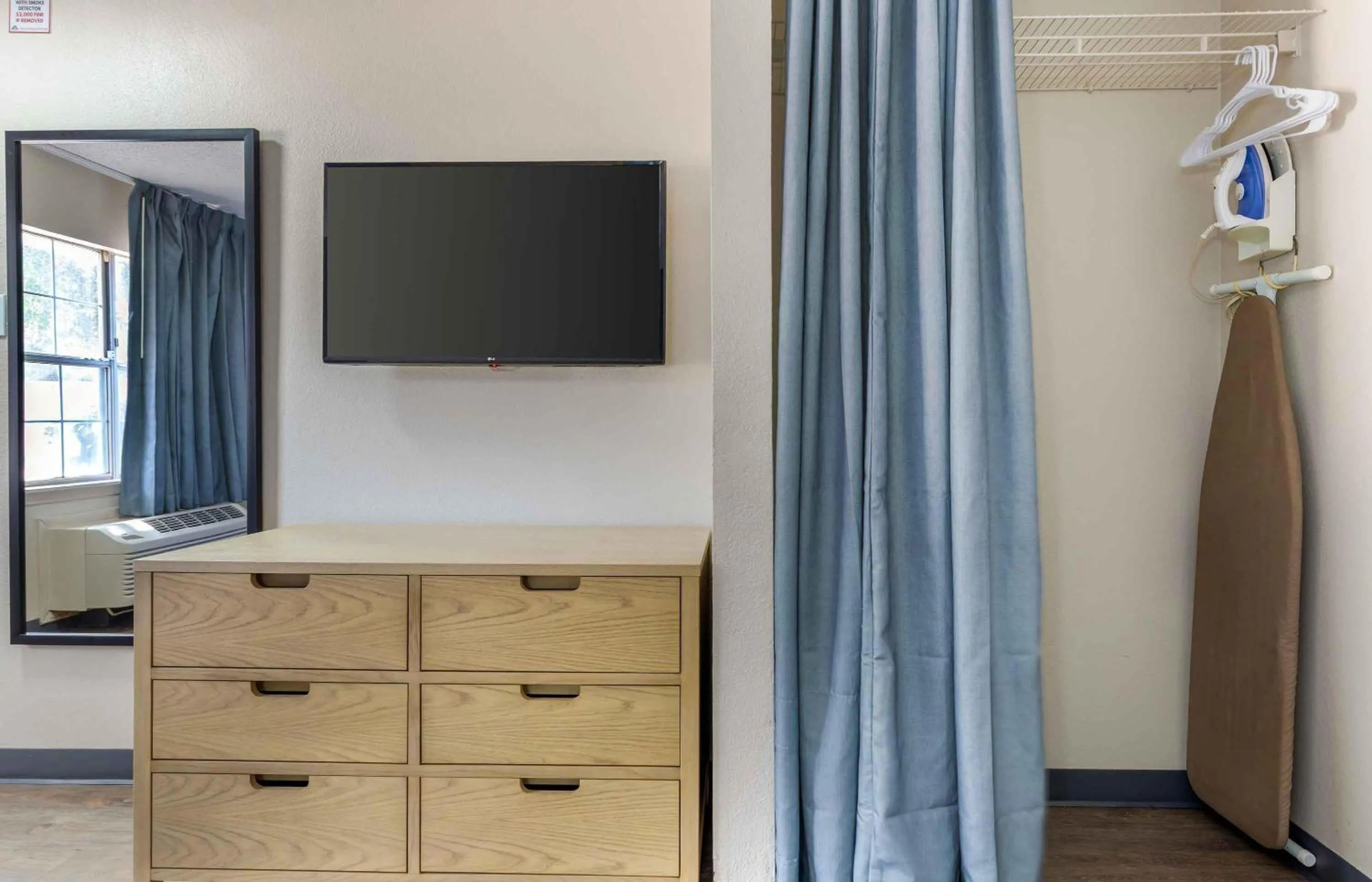 Bedroom in Extended Stay America Suites - Arlington