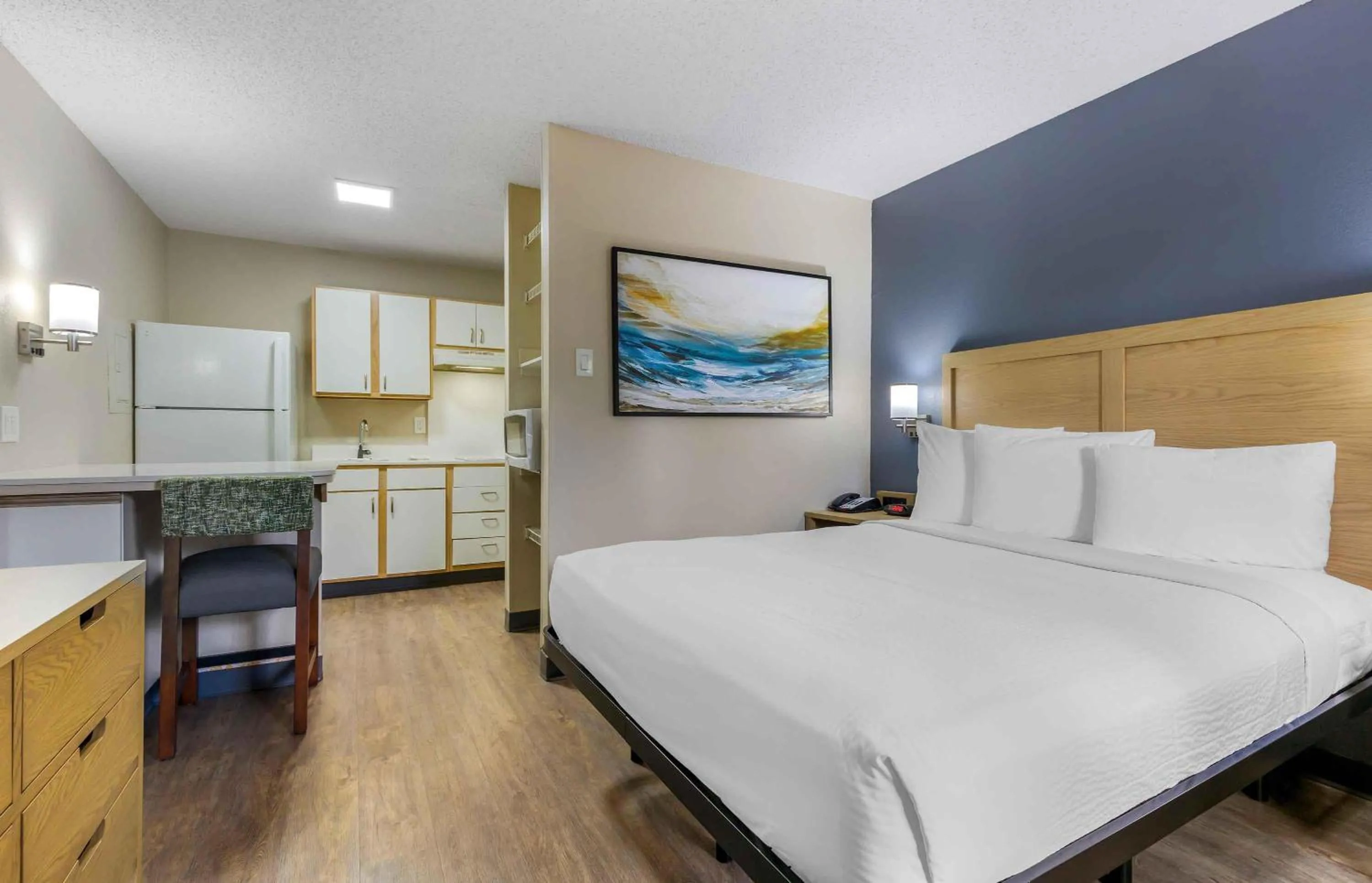 Bedroom, Bed in Extended Stay America Suites - Arlington