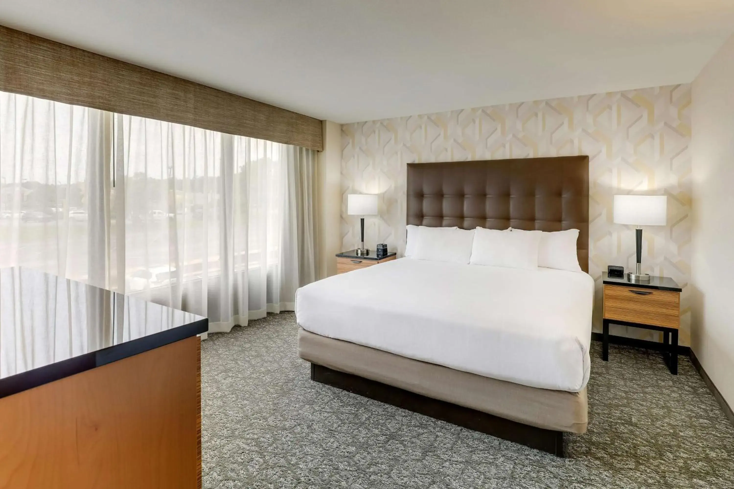 Bedroom, Bed in Drury Inn & Suites Birmingham Lakeshore Drive Bedroom, Bed in Drury Inn & Suites Birmingham Lakeshore Drive