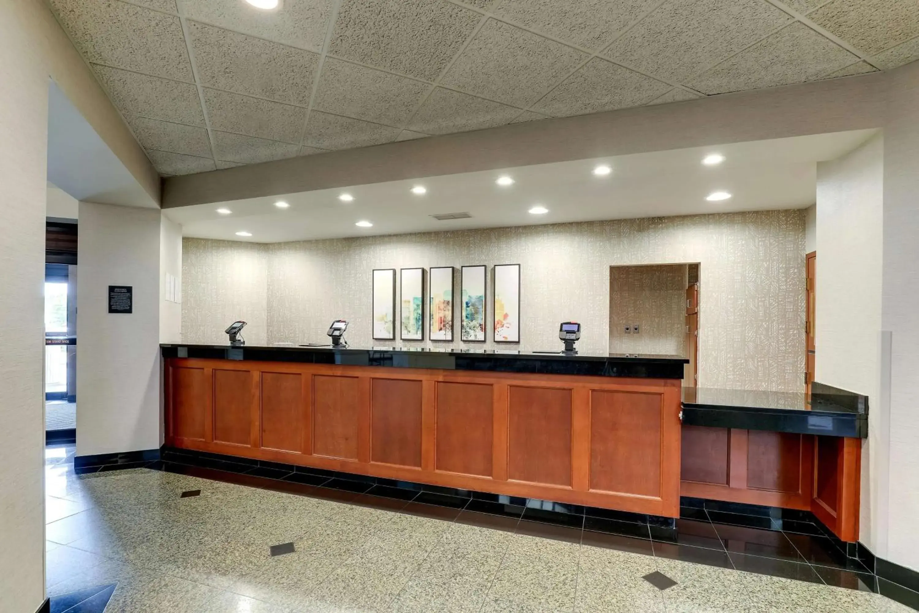 Lobby or reception in Drury Inn & Suites Birmingham Lakeshore Drive Lobby or reception in Drury Inn & Suites Birmingham Lakeshore Drive