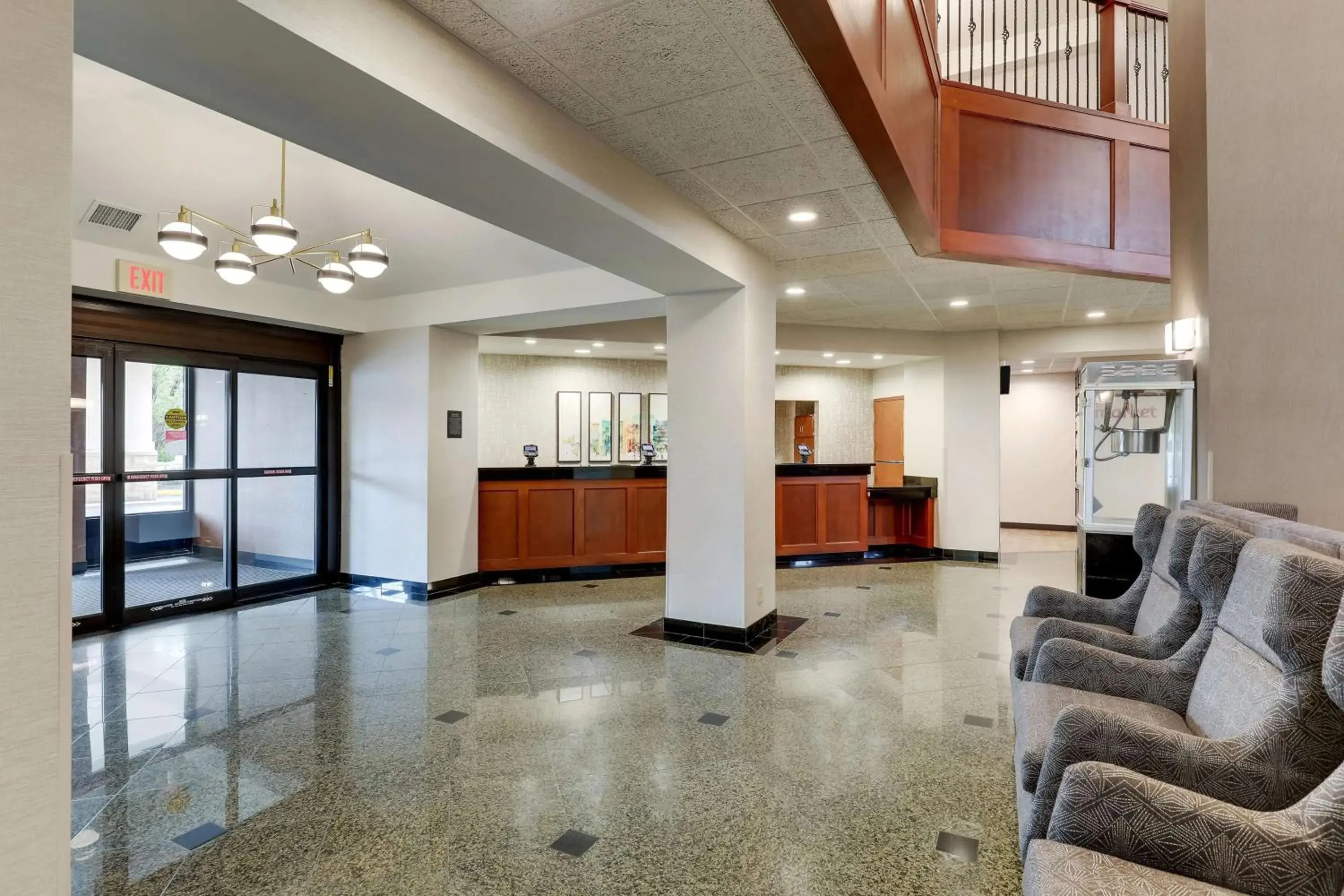 Lobby or reception in Drury Inn & Suites Birmingham Lakeshore Drive Lobby or reception in Drury Inn & Suites Birmingham Lakeshore Drive