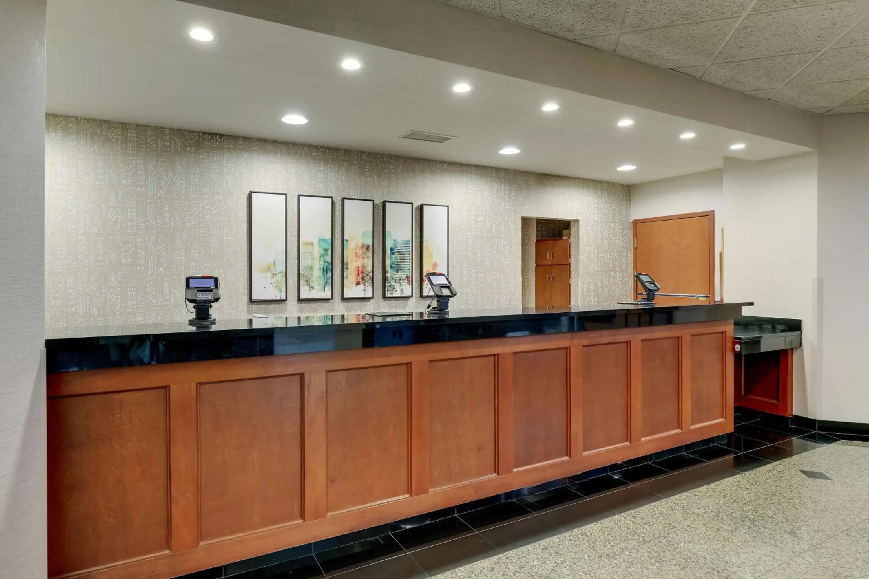 Lobby or reception in Drury Inn & Suites Birmingham Lakeshore Drive Lobby or reception in Drury Inn & Suites Birmingham Lakeshore Drive