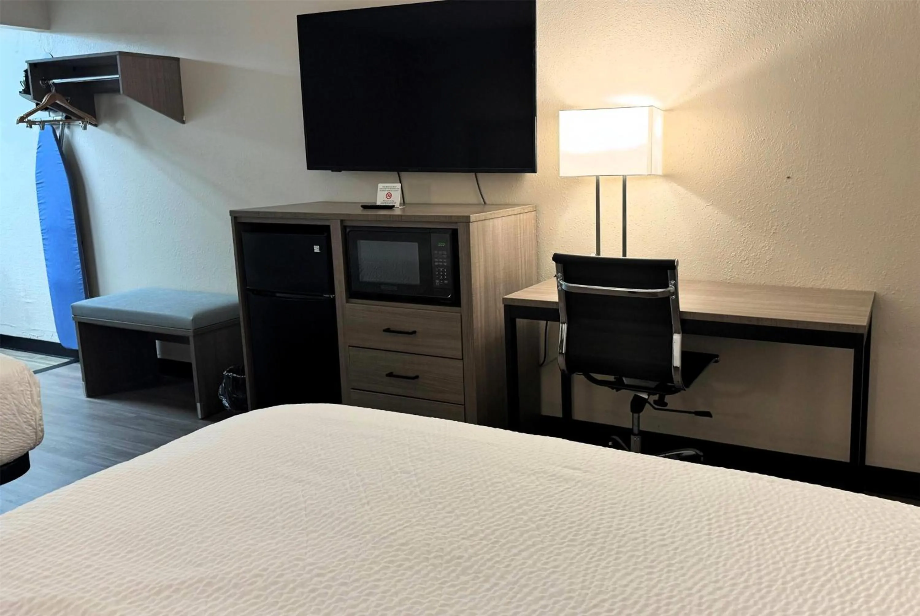 Photo of the whole room, Bed in Baymont by Wyndham Corpus Christi Airport